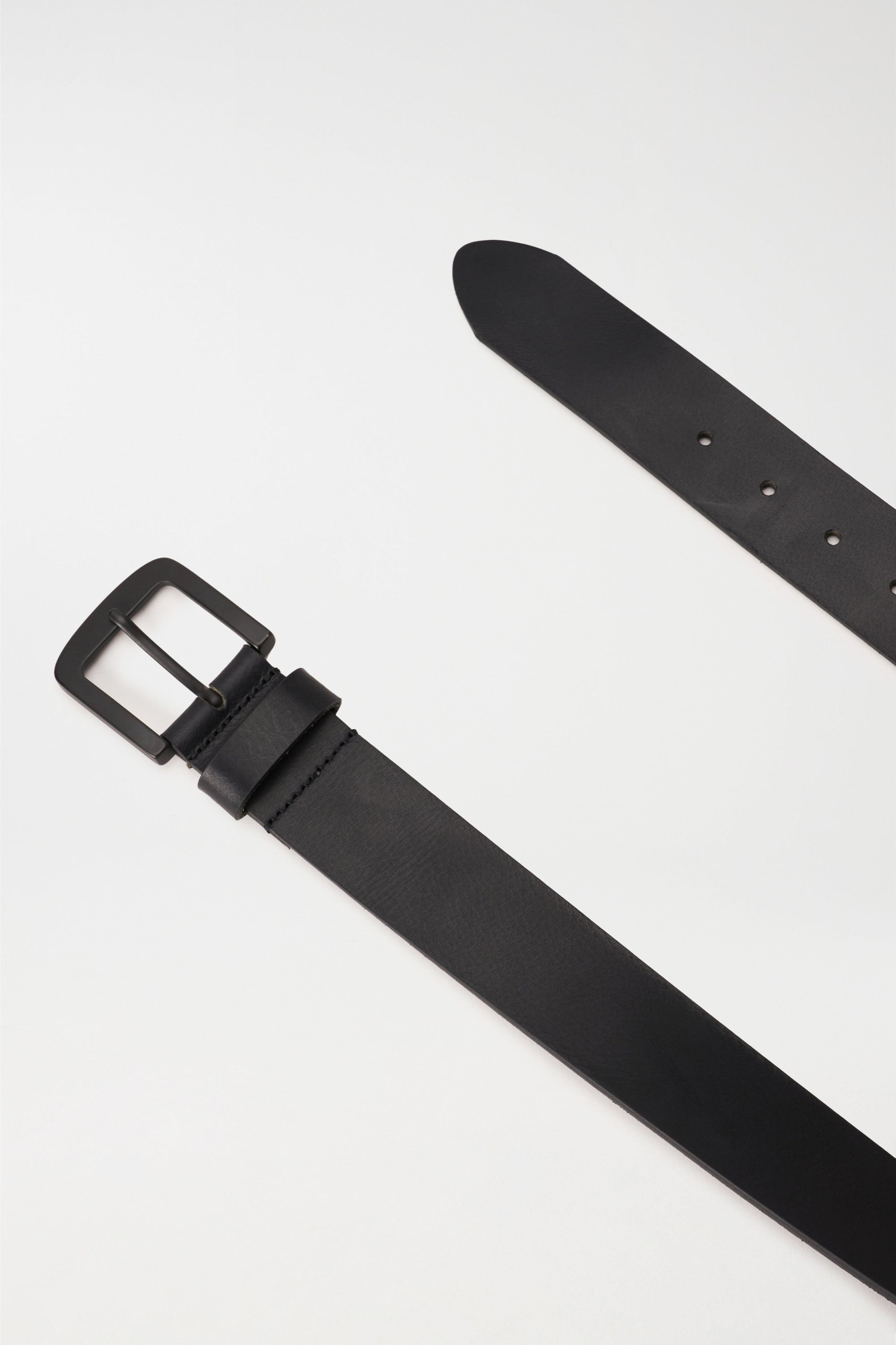 Basic Leather Belt in Black Belt Salsa Jeans