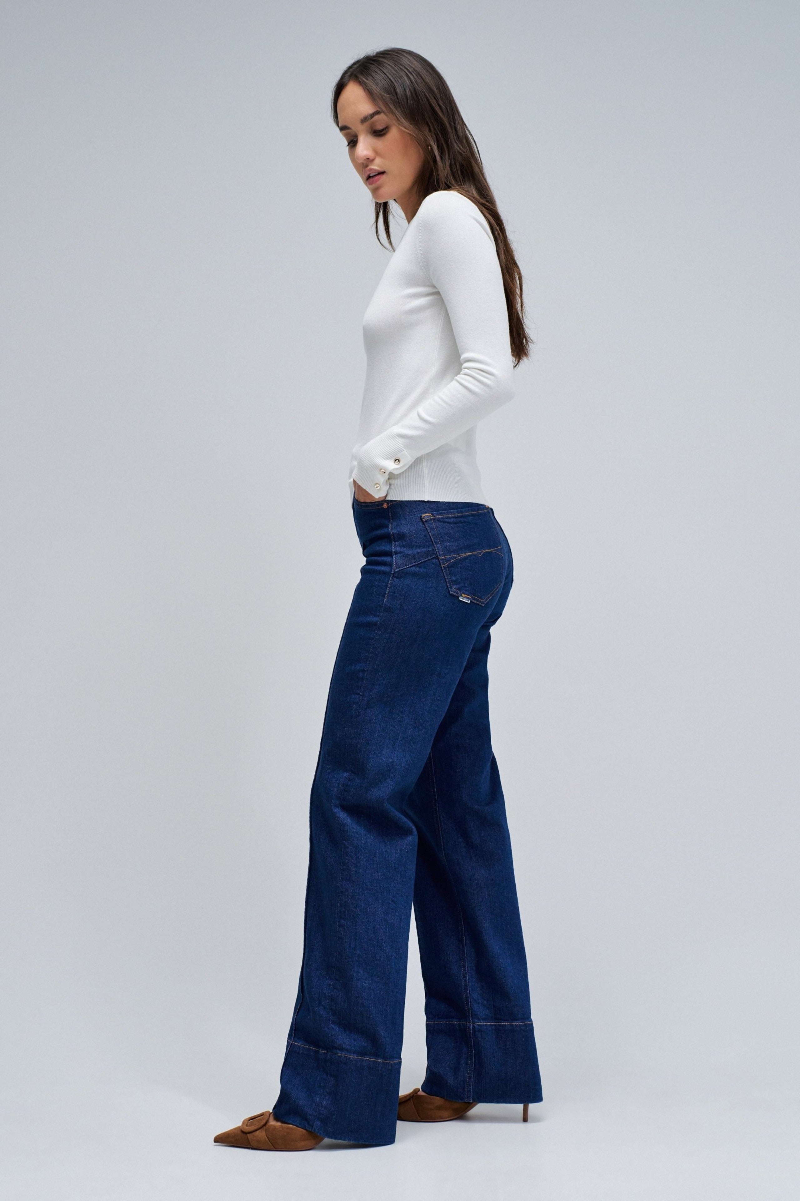 Basic Long Sleeve in Light Pearl Sweater Salsa Jeans