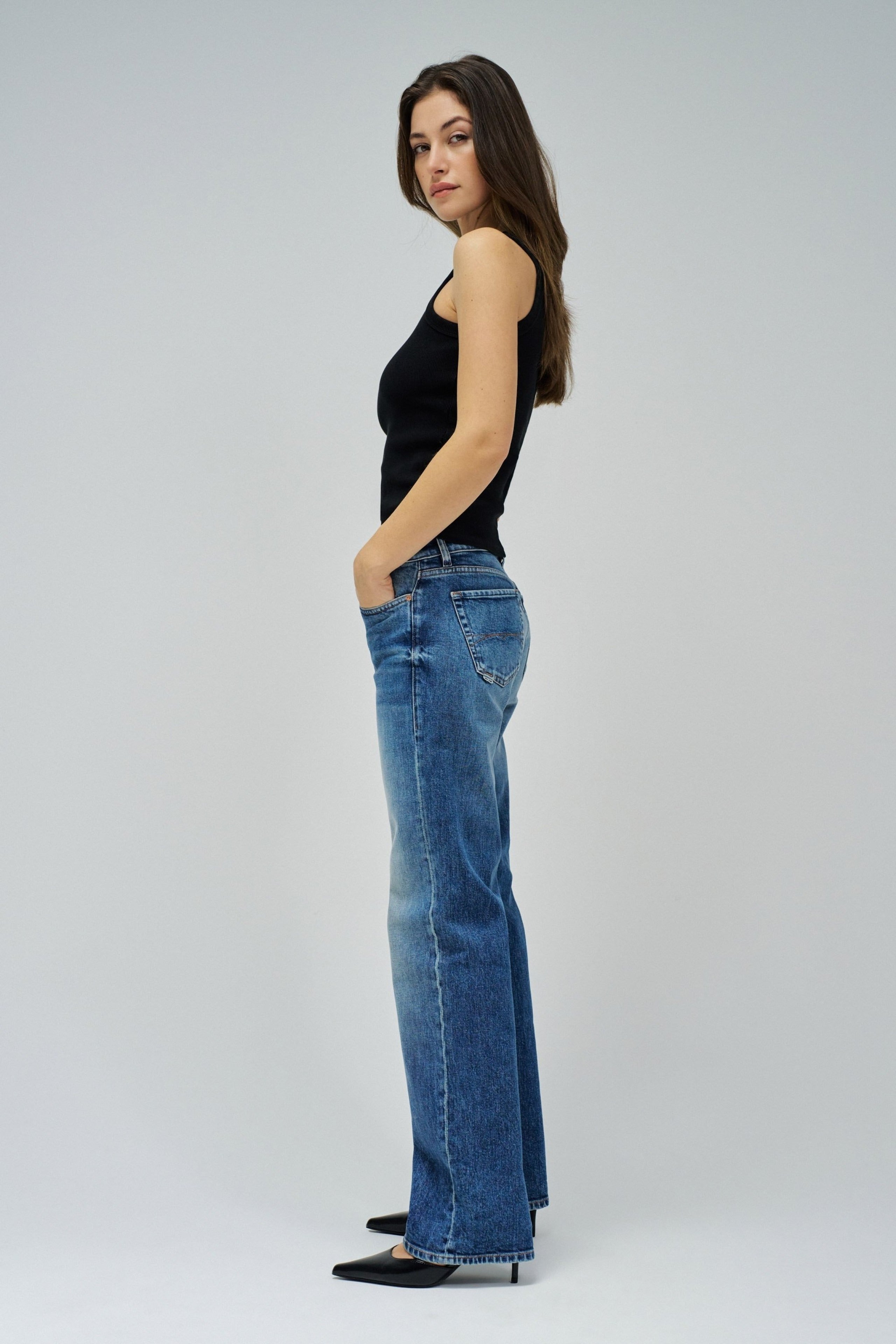 Low Rise Jeans in Medium Wash Jeans Salsa Jeans