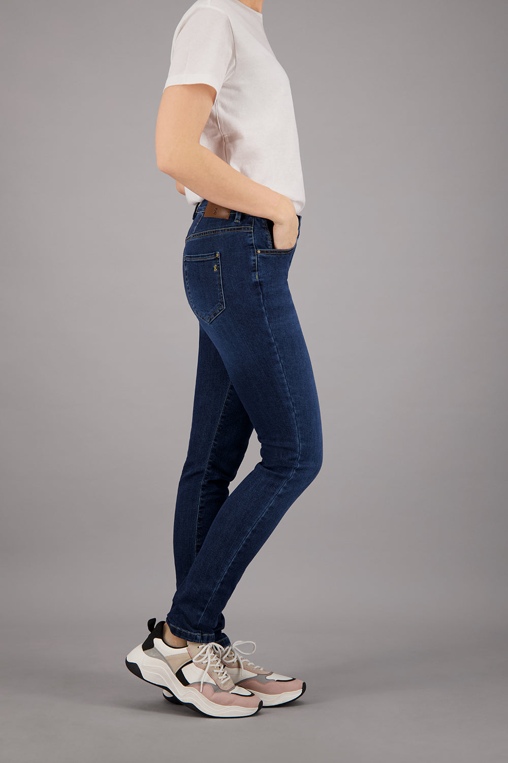 ZURI122 Jeans in Dark Rinse Used Jeans Gardeur