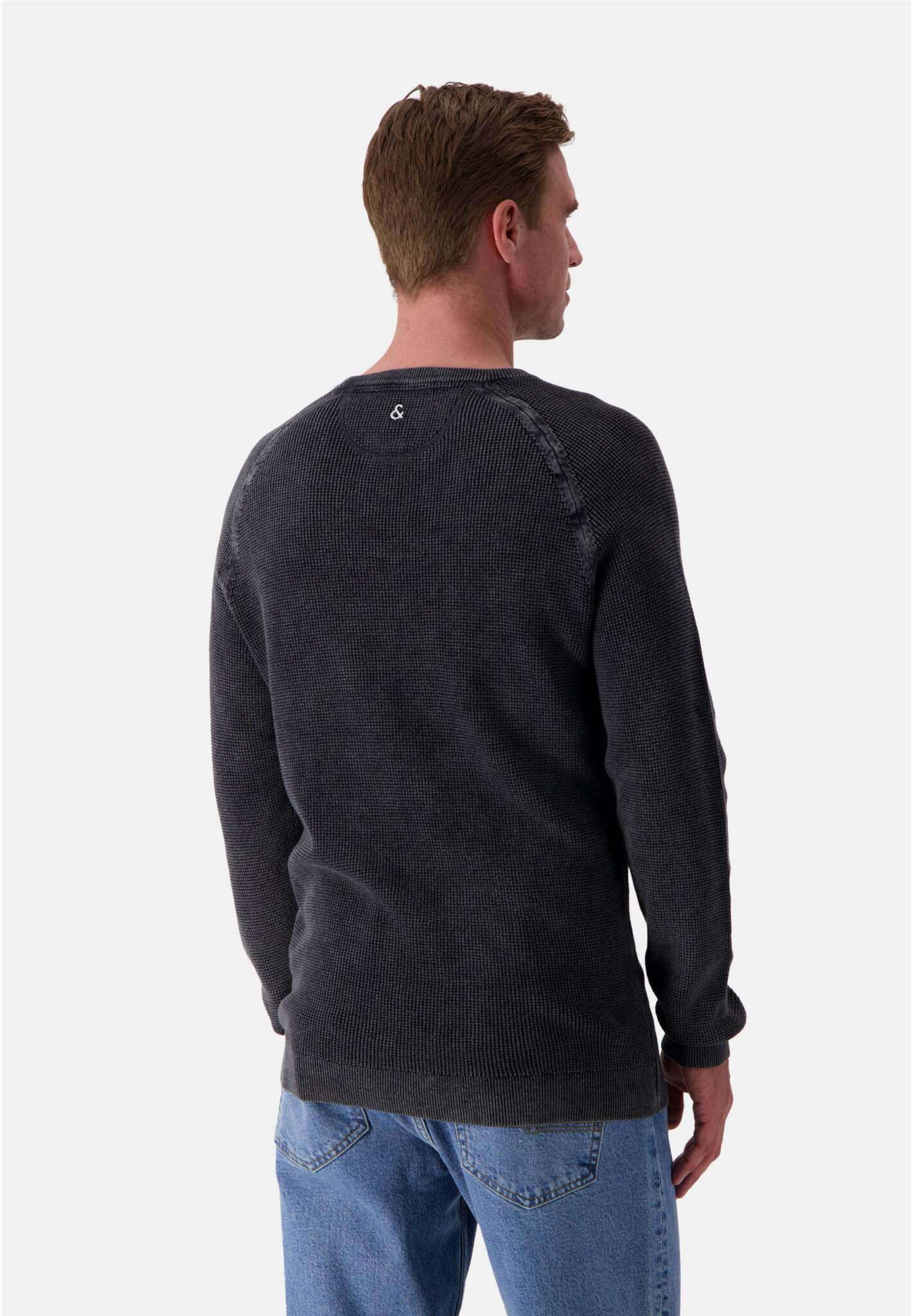 Roundneck Washed in Anthracite Sweater Colours and Sons
