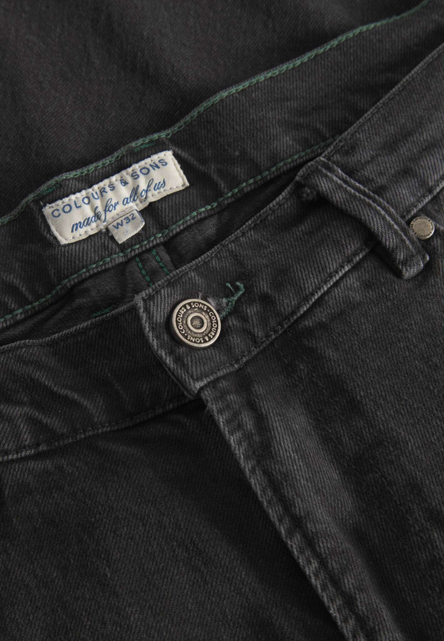 Denim cropped in washed black jeans Colours and Sons