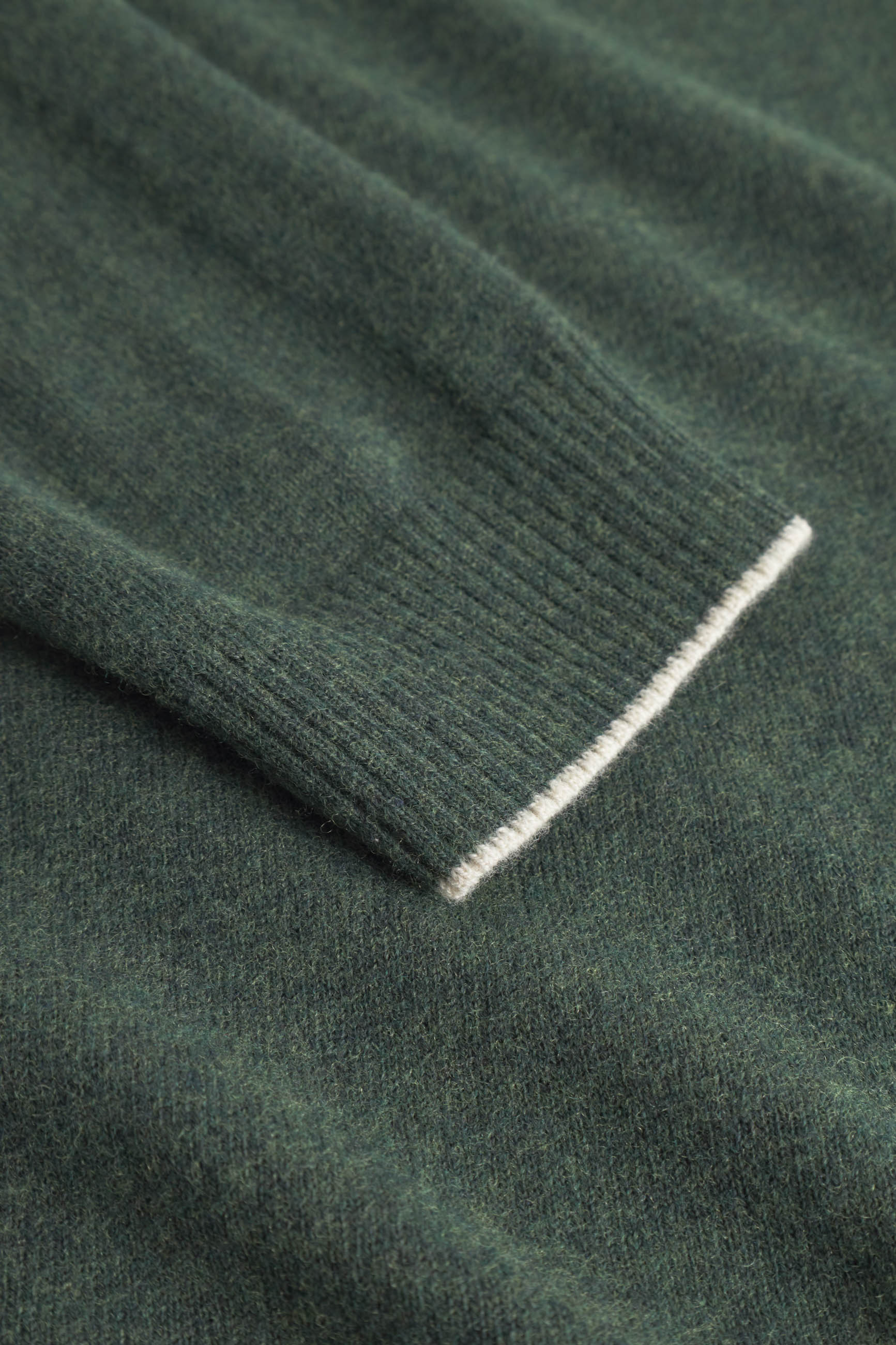 Roundneck Merino Blend in Yucca Sweater Colours and Sons