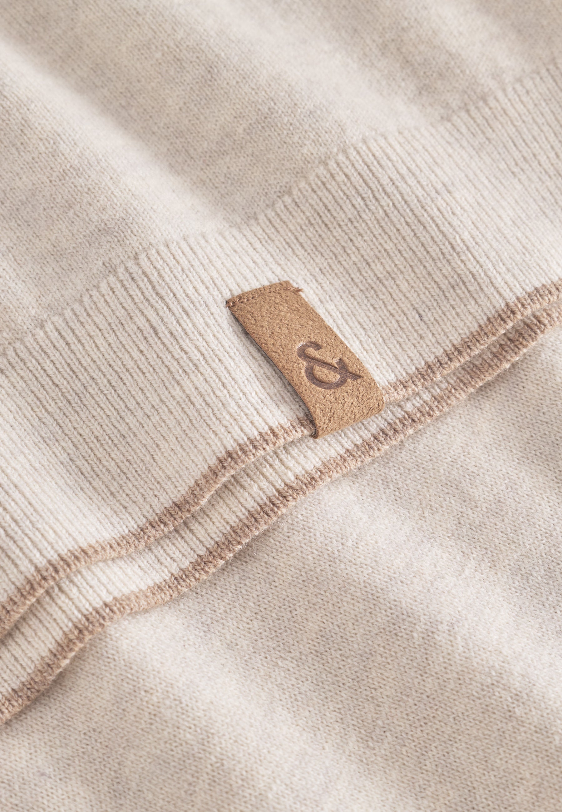 Turtleneck Merino Blend in Offwhite Sweater Colours and Sons