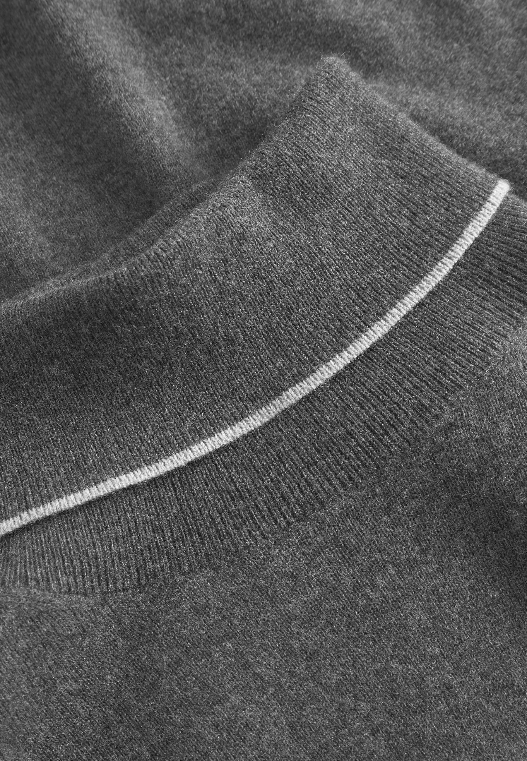 Turtleneck Merino Blend in Anthracite Sweater Colours and Sons