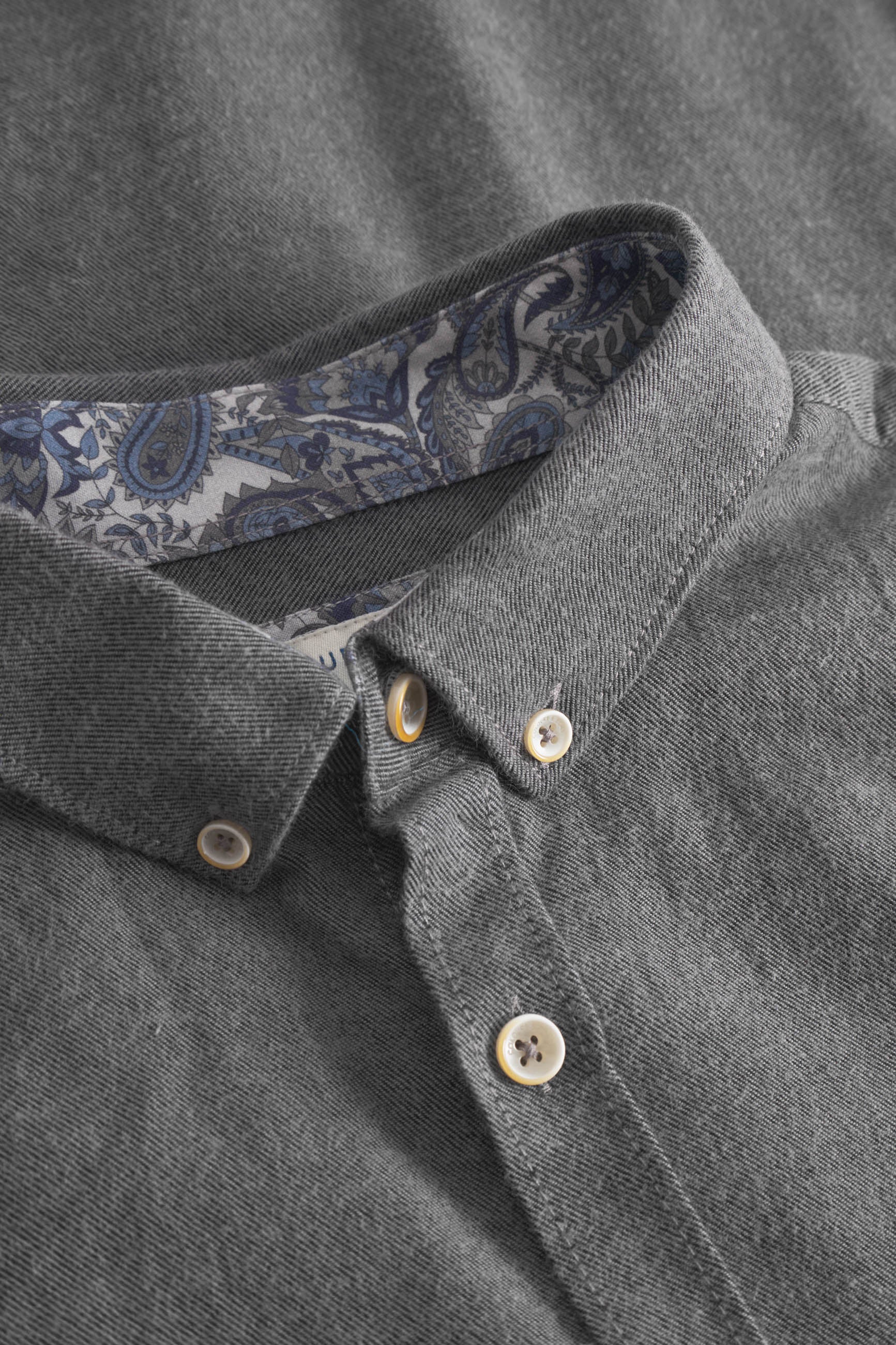 Shirt Brushed Twill in Anthracite Shirts Colours and Sons