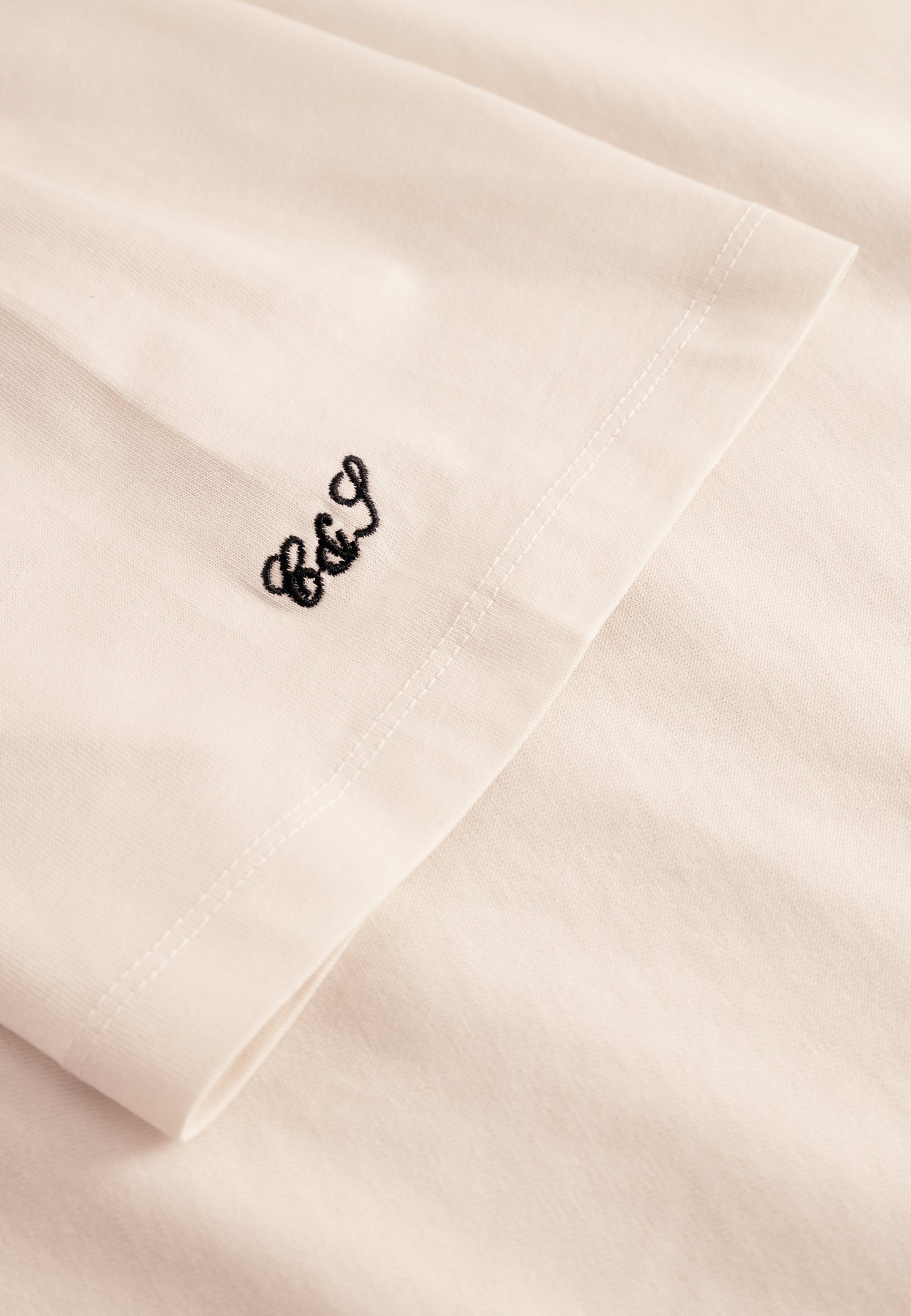 T-shirt print in off-white T-shirts Colours and Sons
