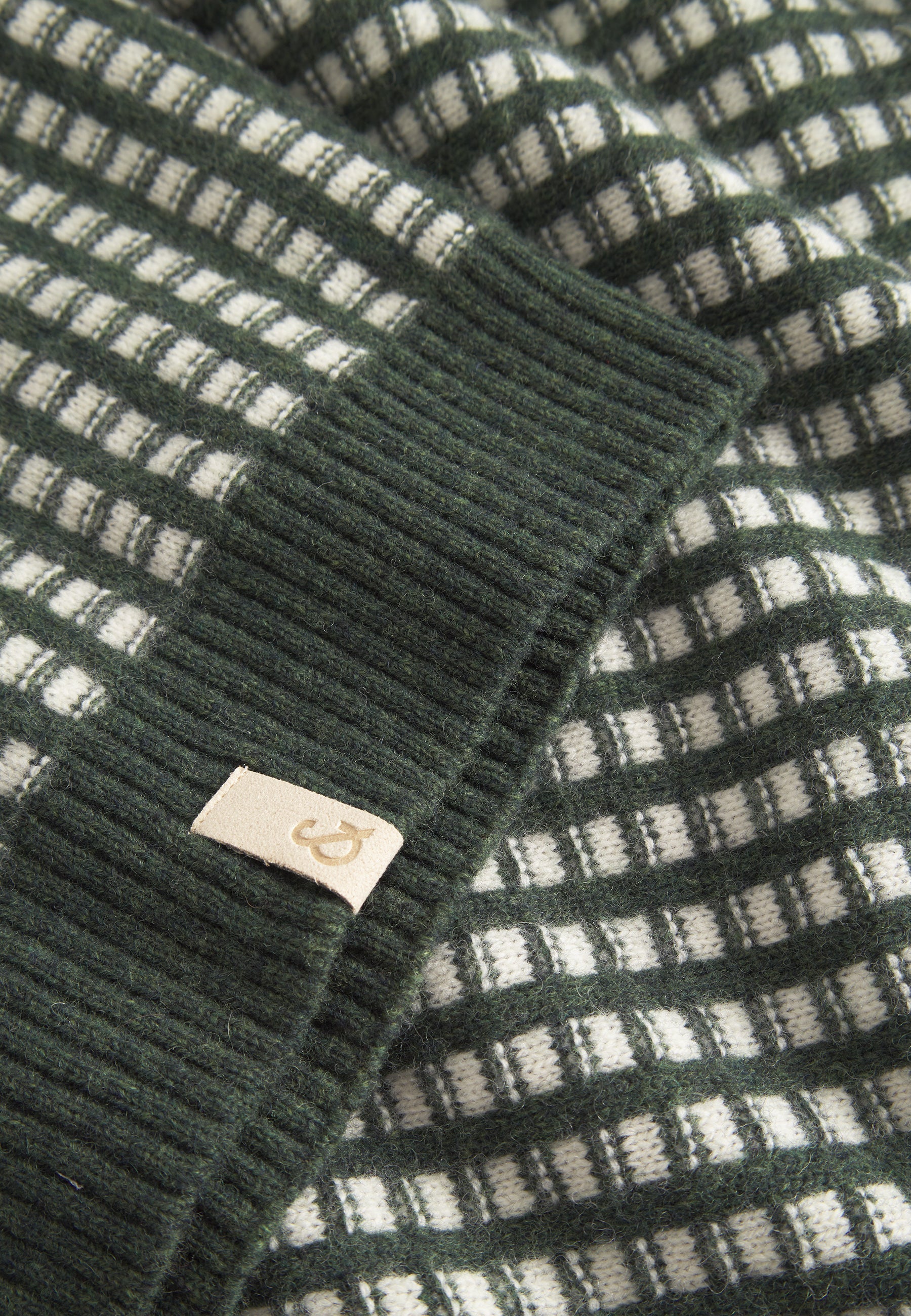 Turtleneck Two Tone Intarsia in Yucca-Offwhite Sweater Colours and Sons