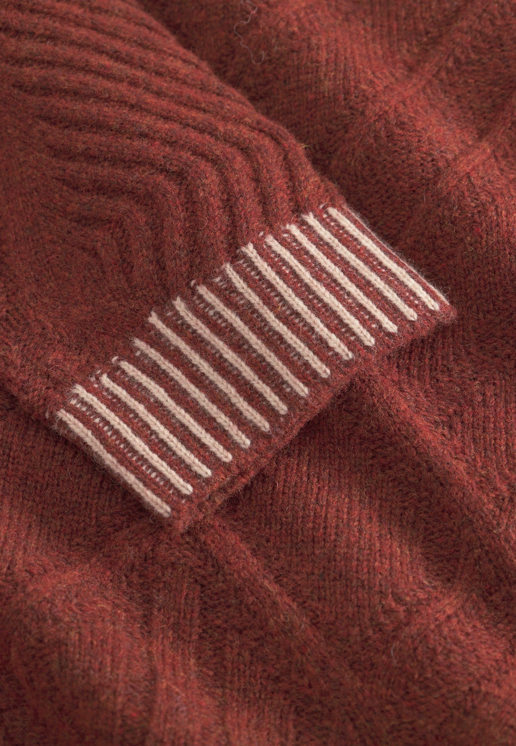 Roundneck Ethno Structure in Brandy Sweater Colours and Sons