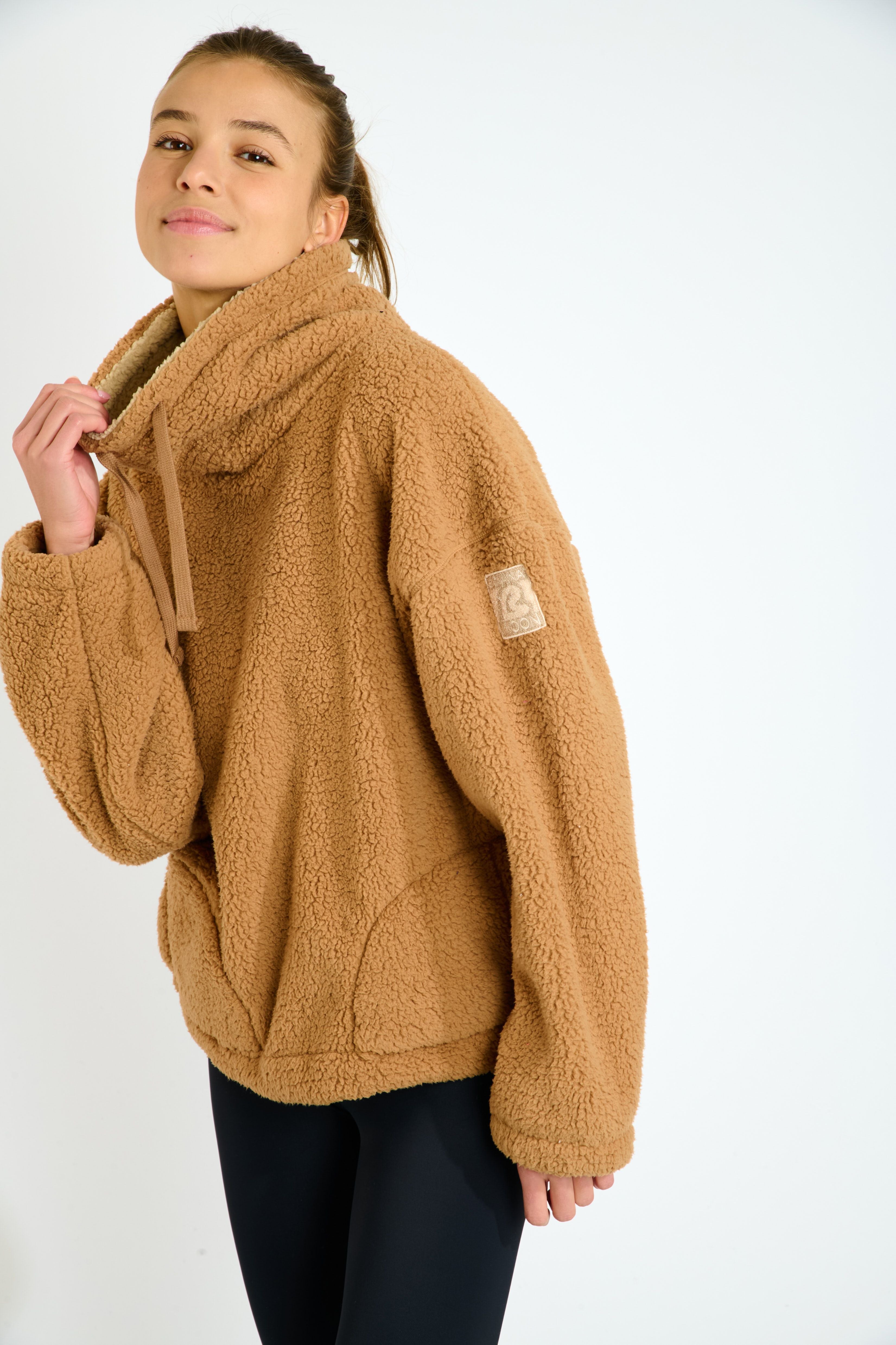 CHIMNEY-IGLOO sweater in camel Sweater Banana Moon