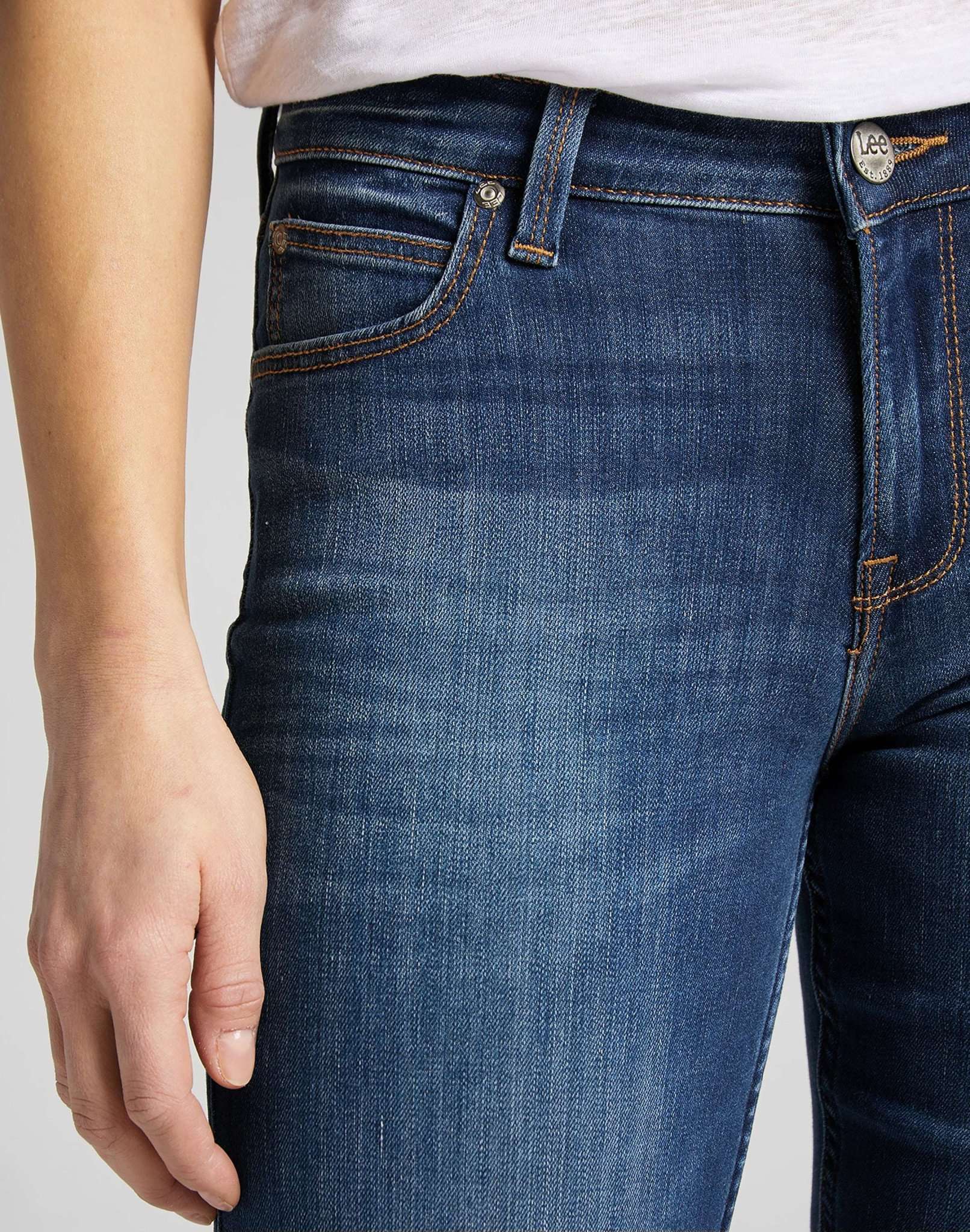 Marion Straight in Night Sky Jeans Lee
