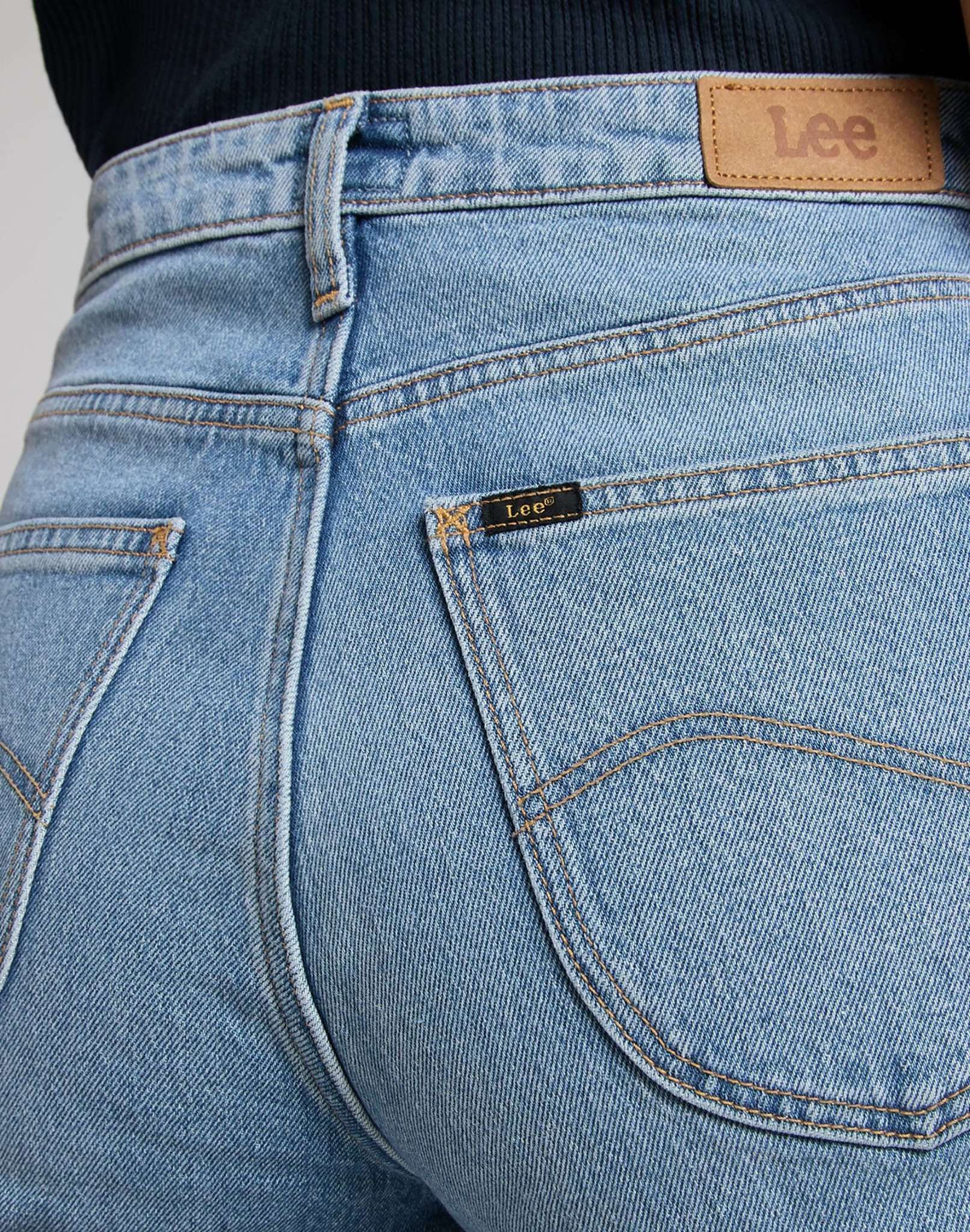 Carol in Mid Soho Jeans Lee