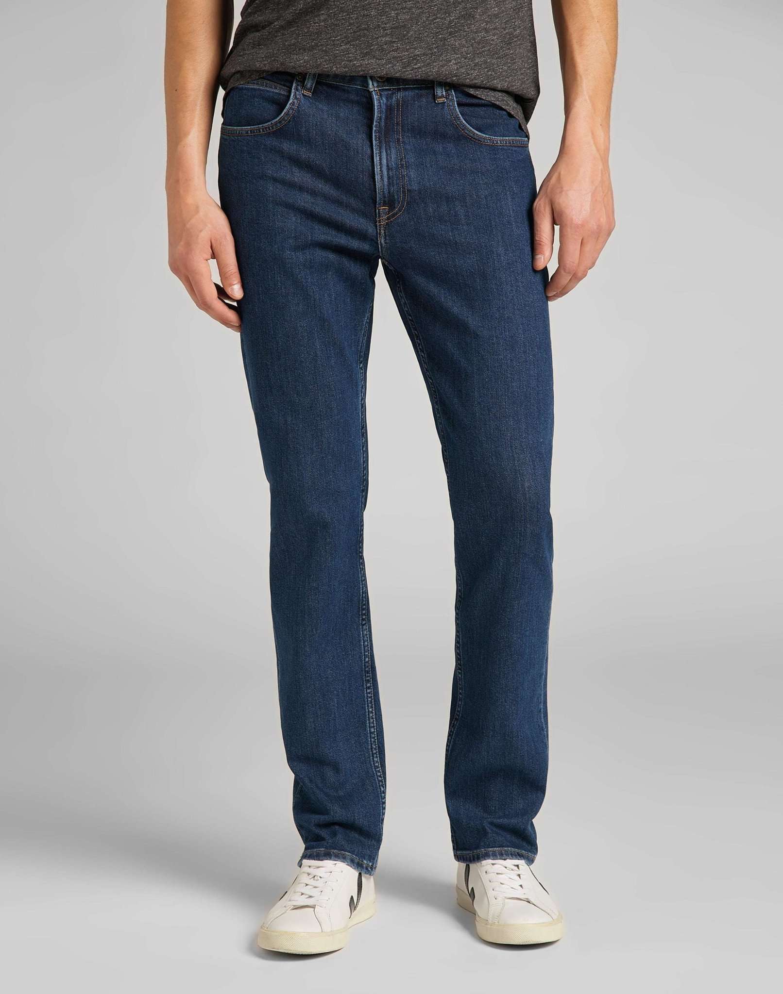 Brooklyn Straight in Dark Stonewash Jeans Lee