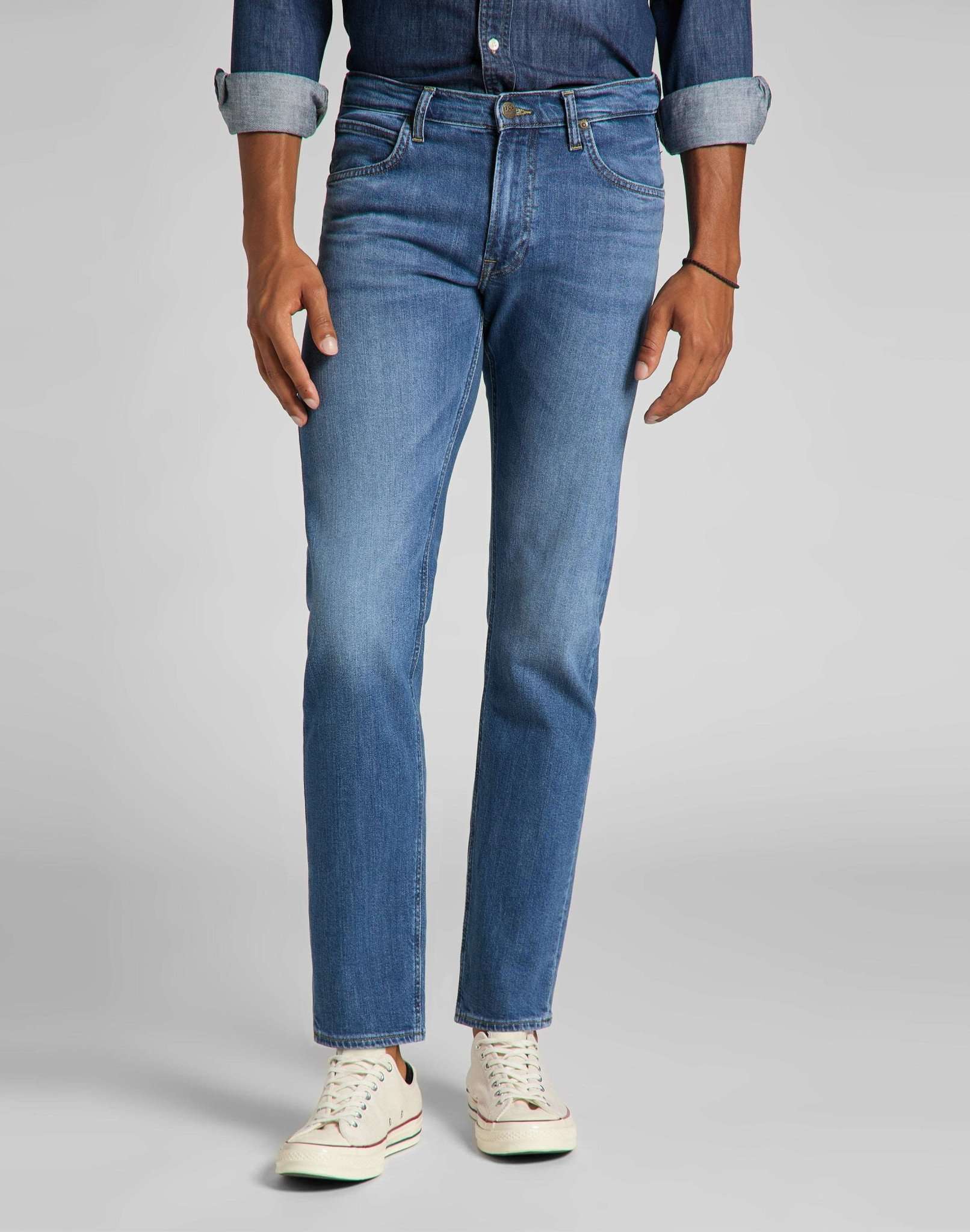 Daren Zip Fly Low Stretch in Dark Freeport Jeans Lee