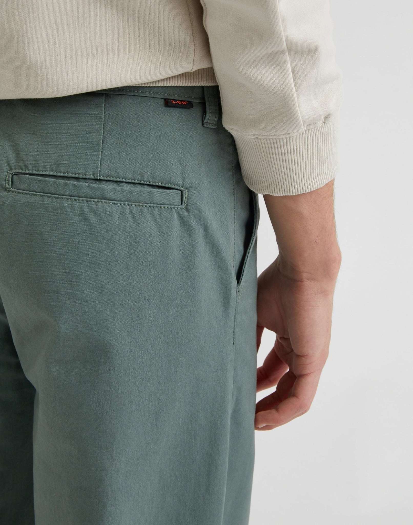 Relaxed Chino in Fort Green Pants Lee