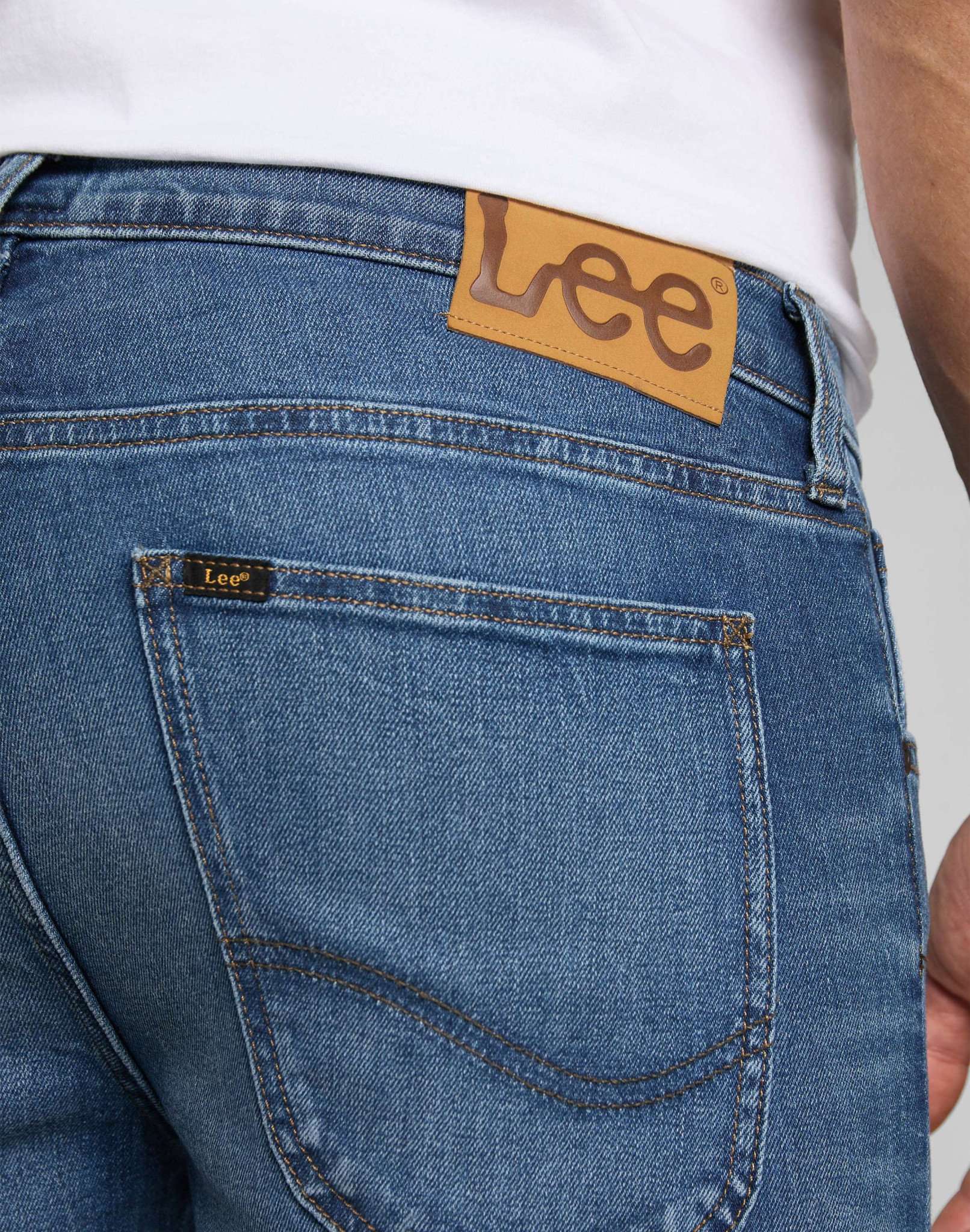 Luke in Fresh Jeans Lee