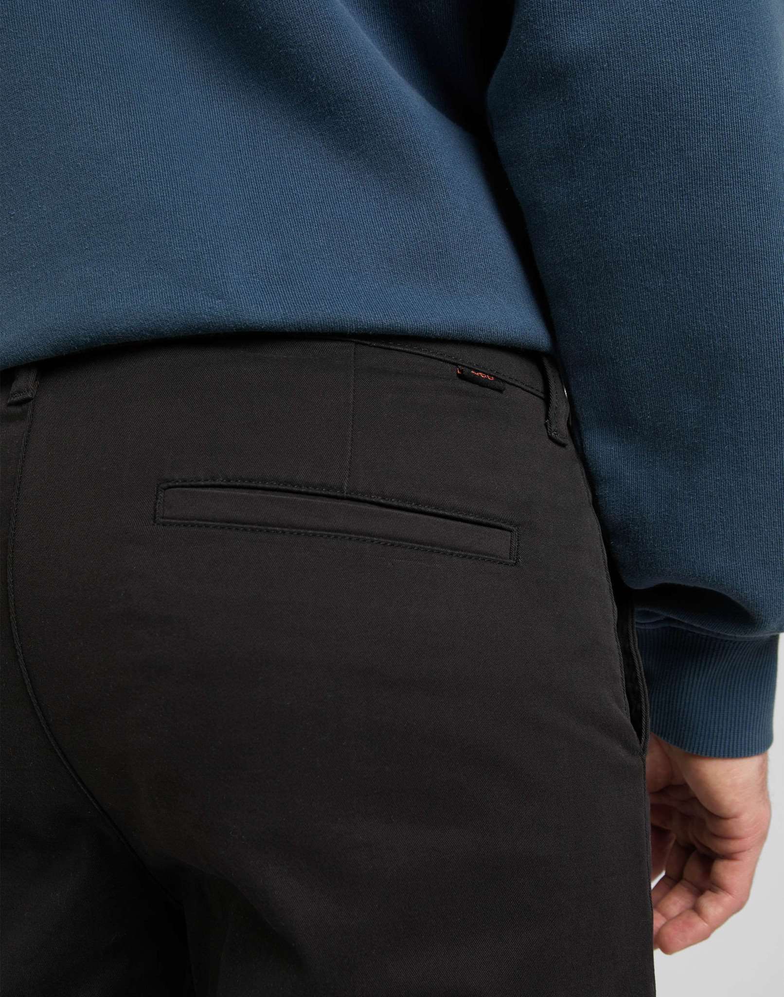 Regular Chino in Black Pants Lee
