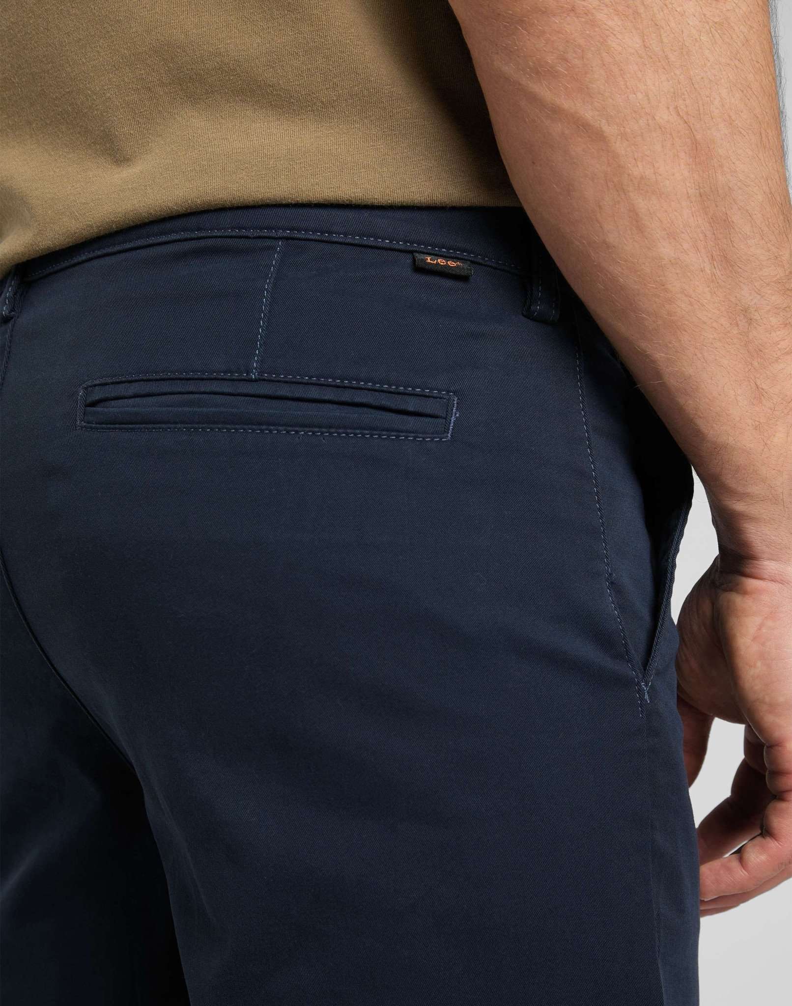 Slim chino in deep navy pants Lee
