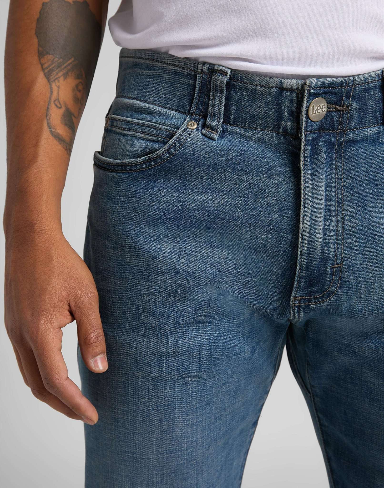 Straight Fit MVP in Brady Jeans Lee