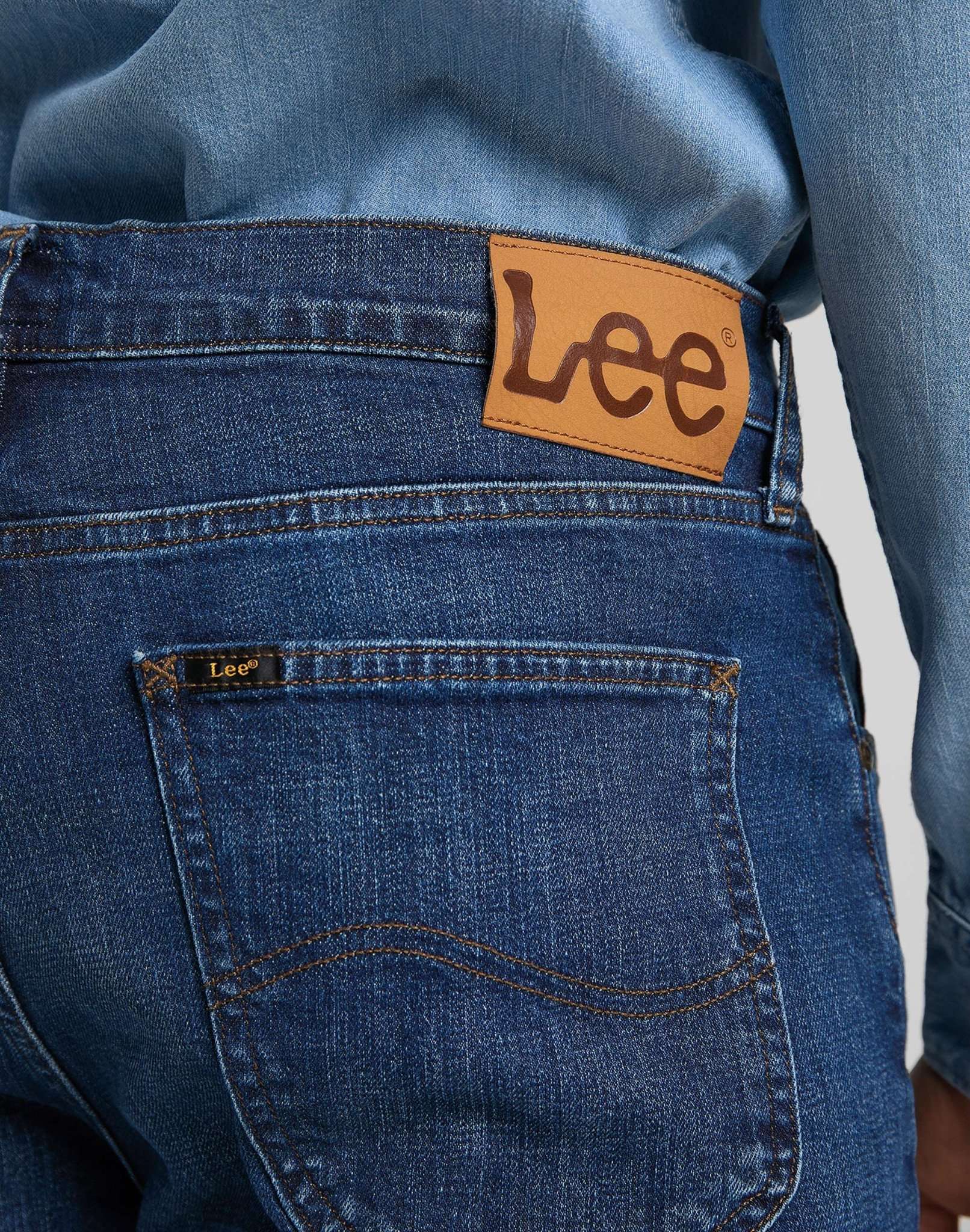Austin in Mid Bluegrass Jeans Lee