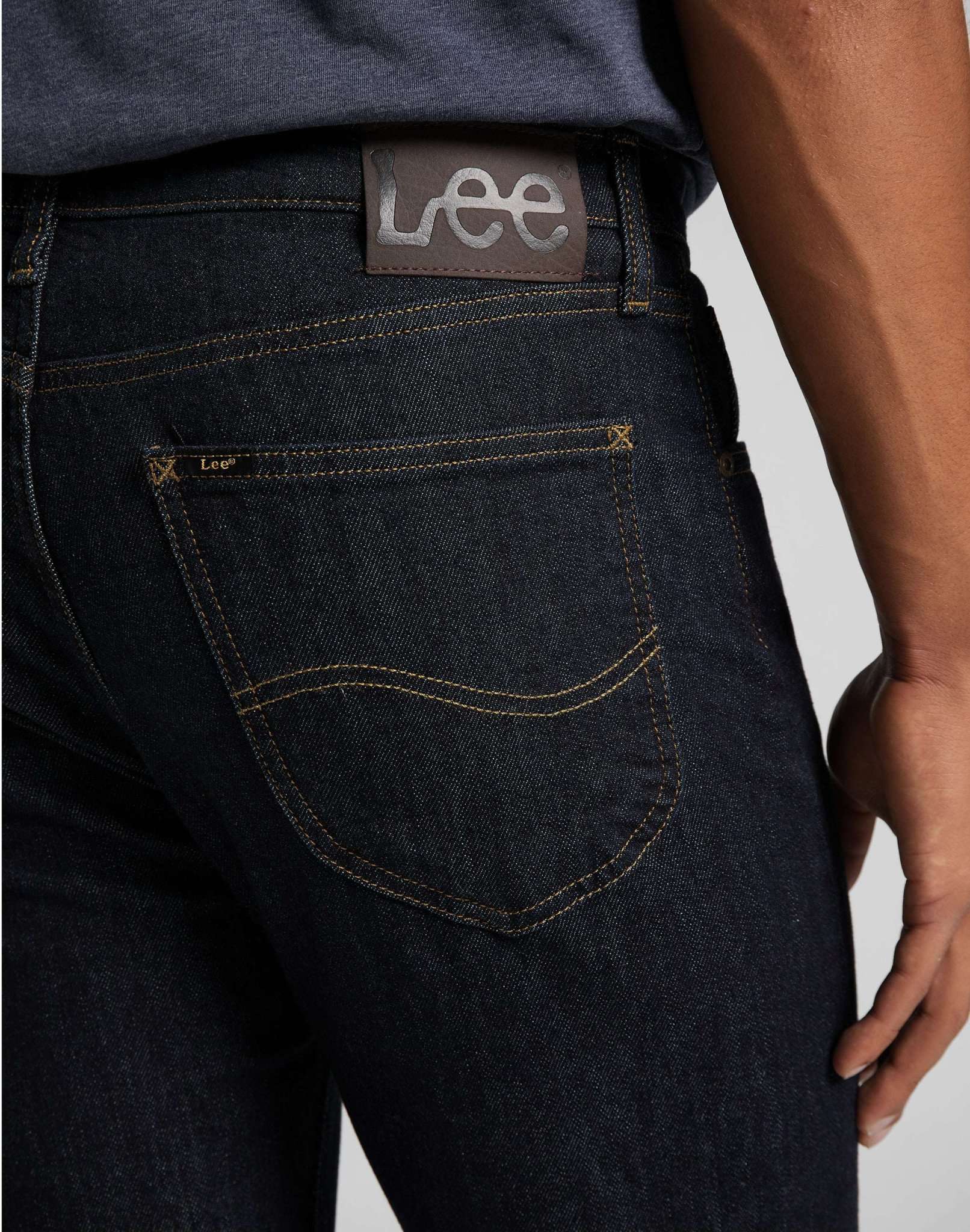 Austin in Rinse Jeans Lee
