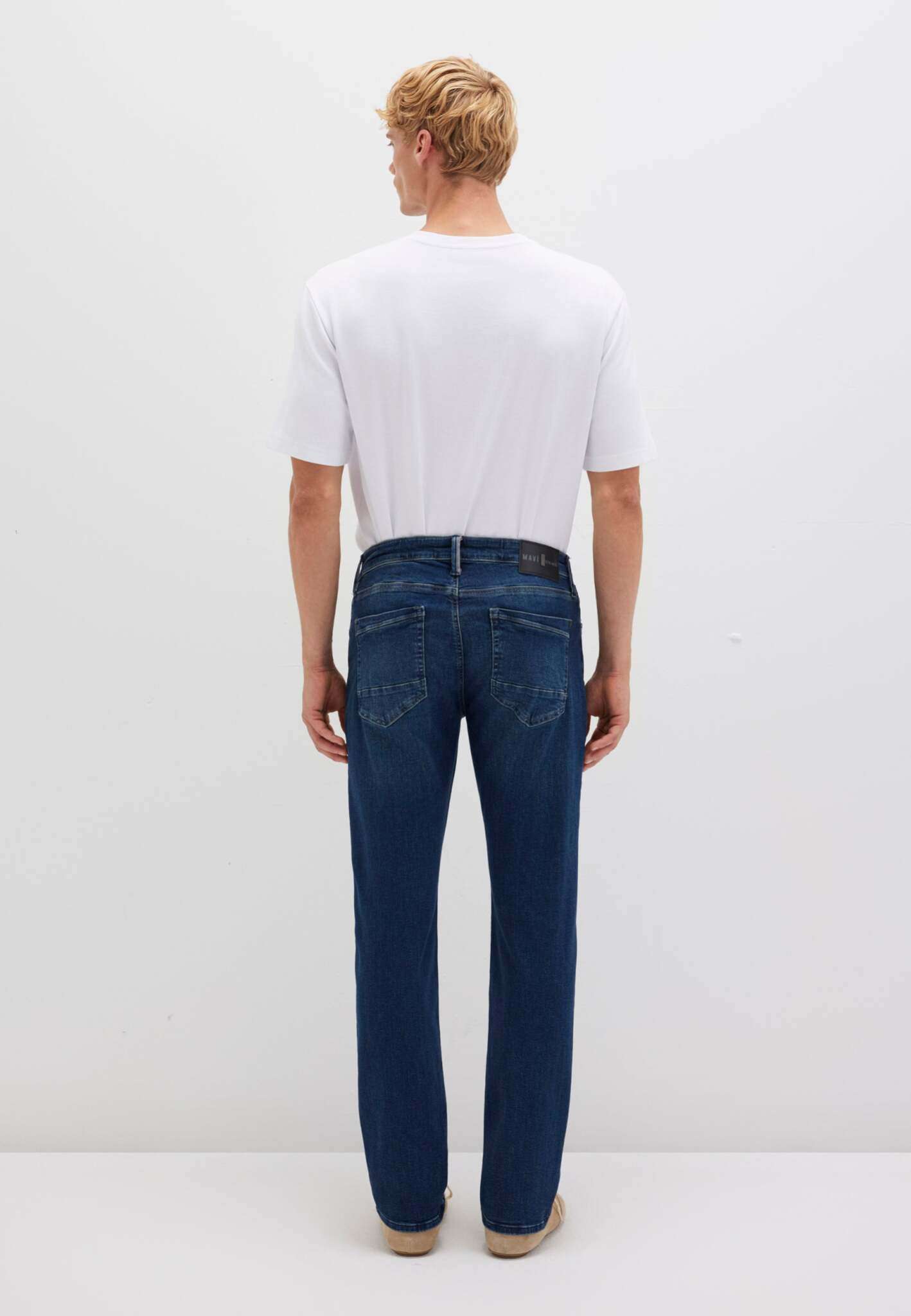 Marcus in Dark Brushed Ultra Move Jeans Mavi