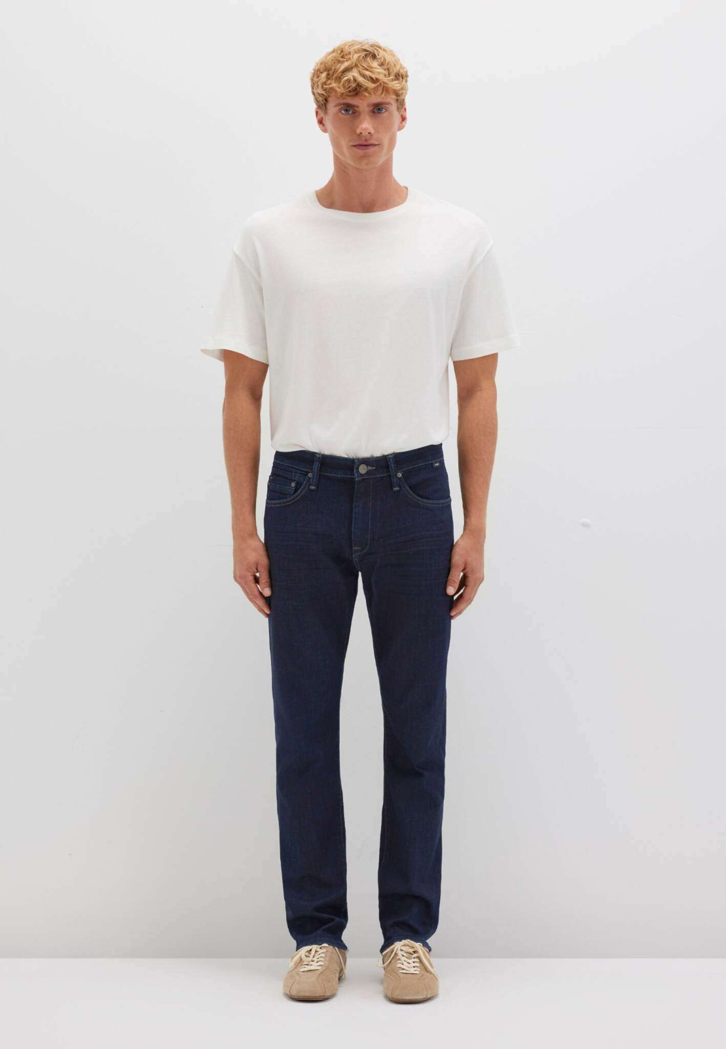 Marcus in Rinse Comfort Jeans Mavi