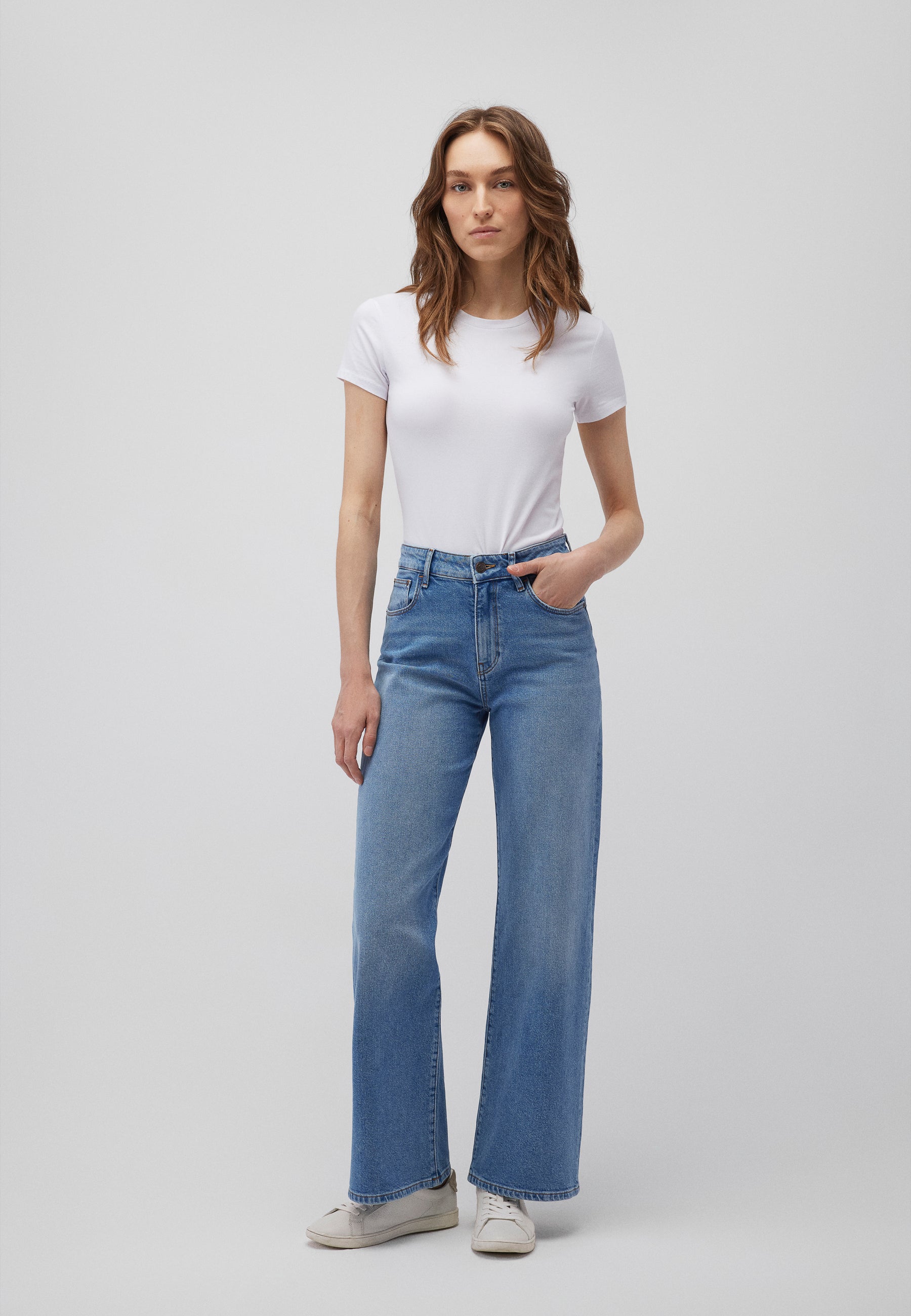 Malibu in Mid Indigo Brushed 90s Jeans Mavi
