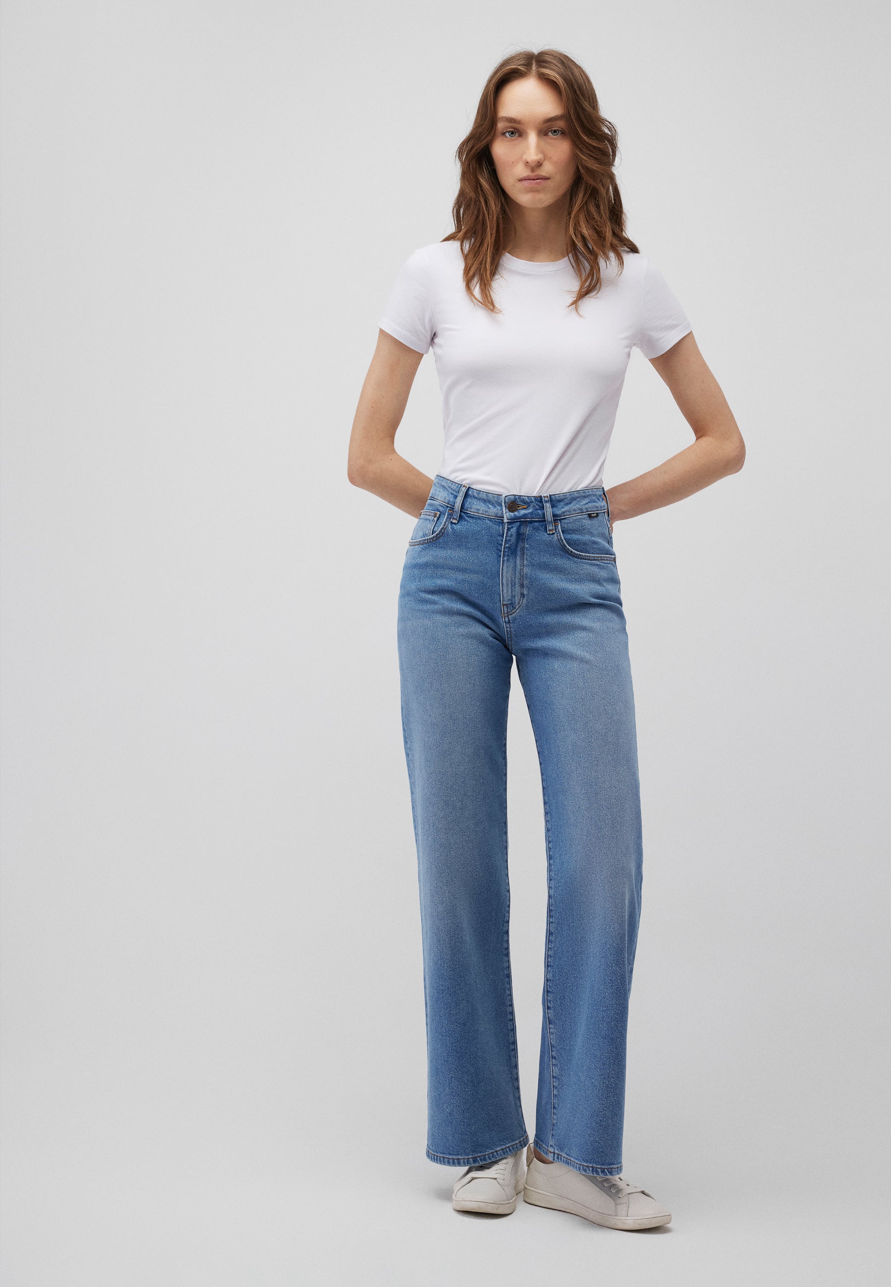 Malibu in Mid Indigo Brushed 90s Jeans Mavi