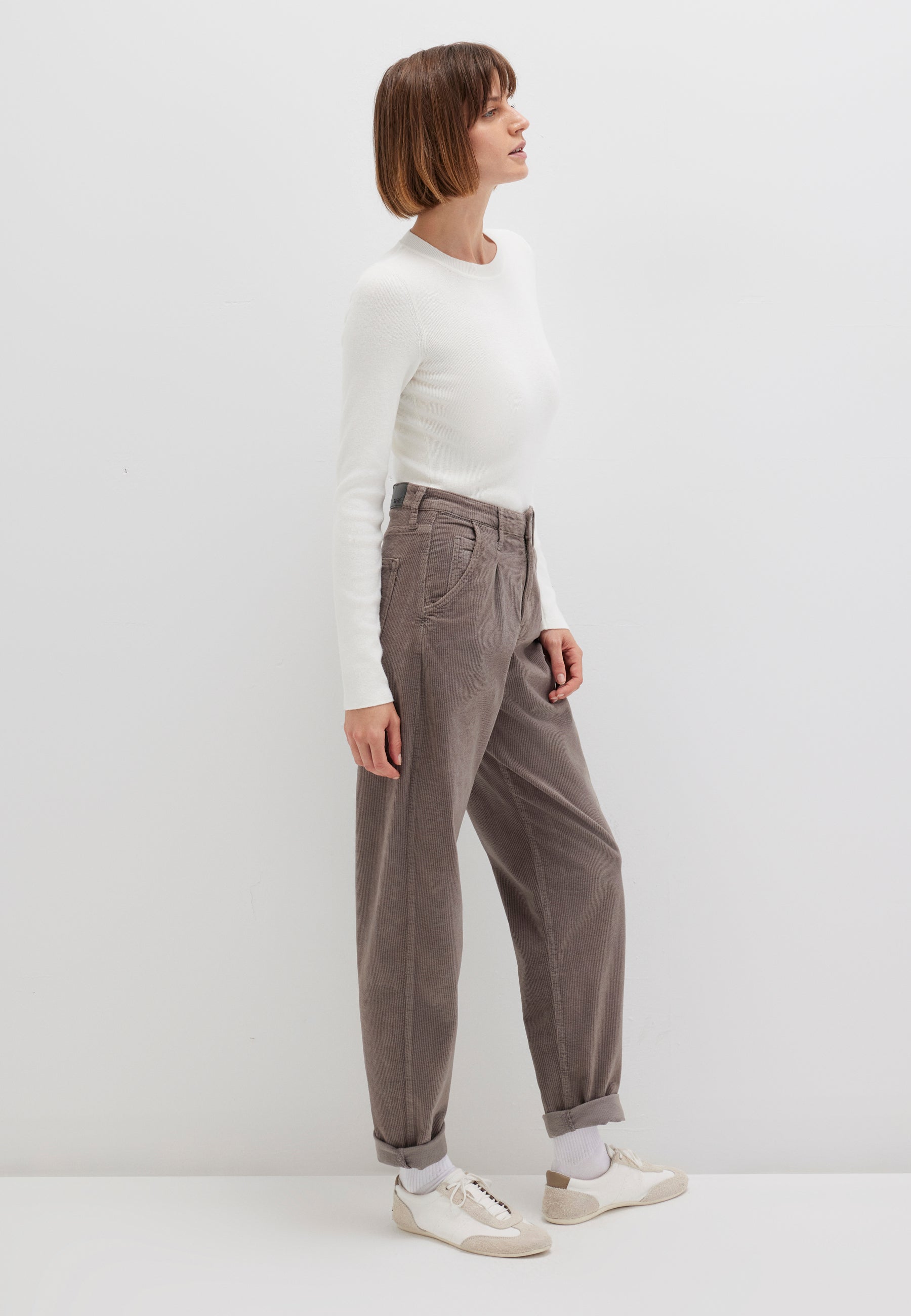 Laura in Charcoal Gray Cord Pants Mavi