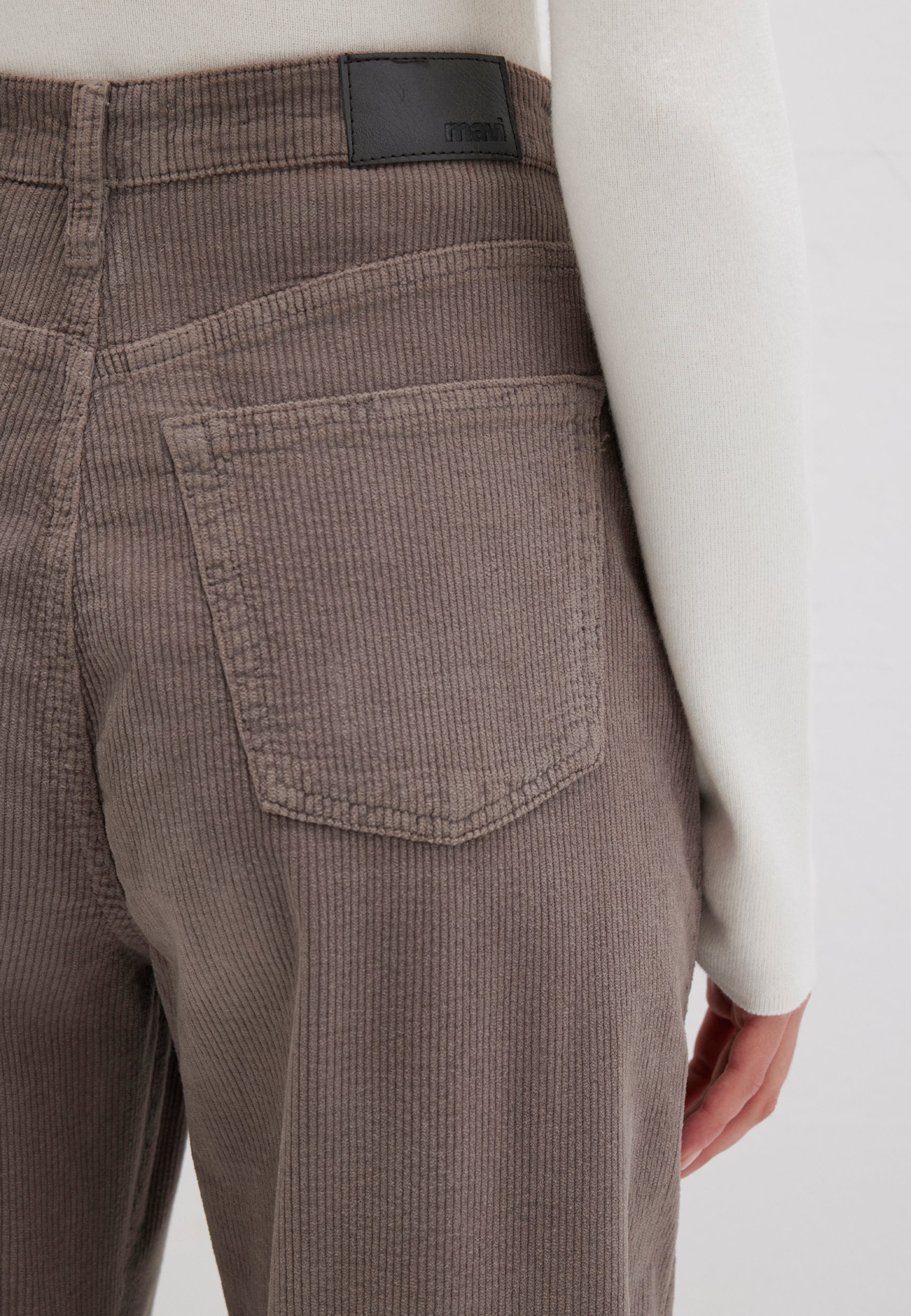 Laura in Charcoal Gray Cord Pants Mavi