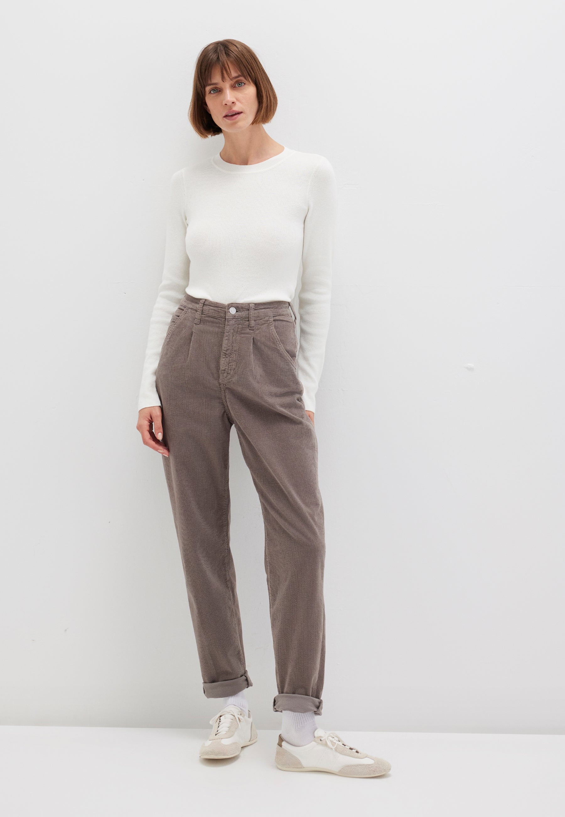 Laura in Charcoal Gray Cord Pants Mavi