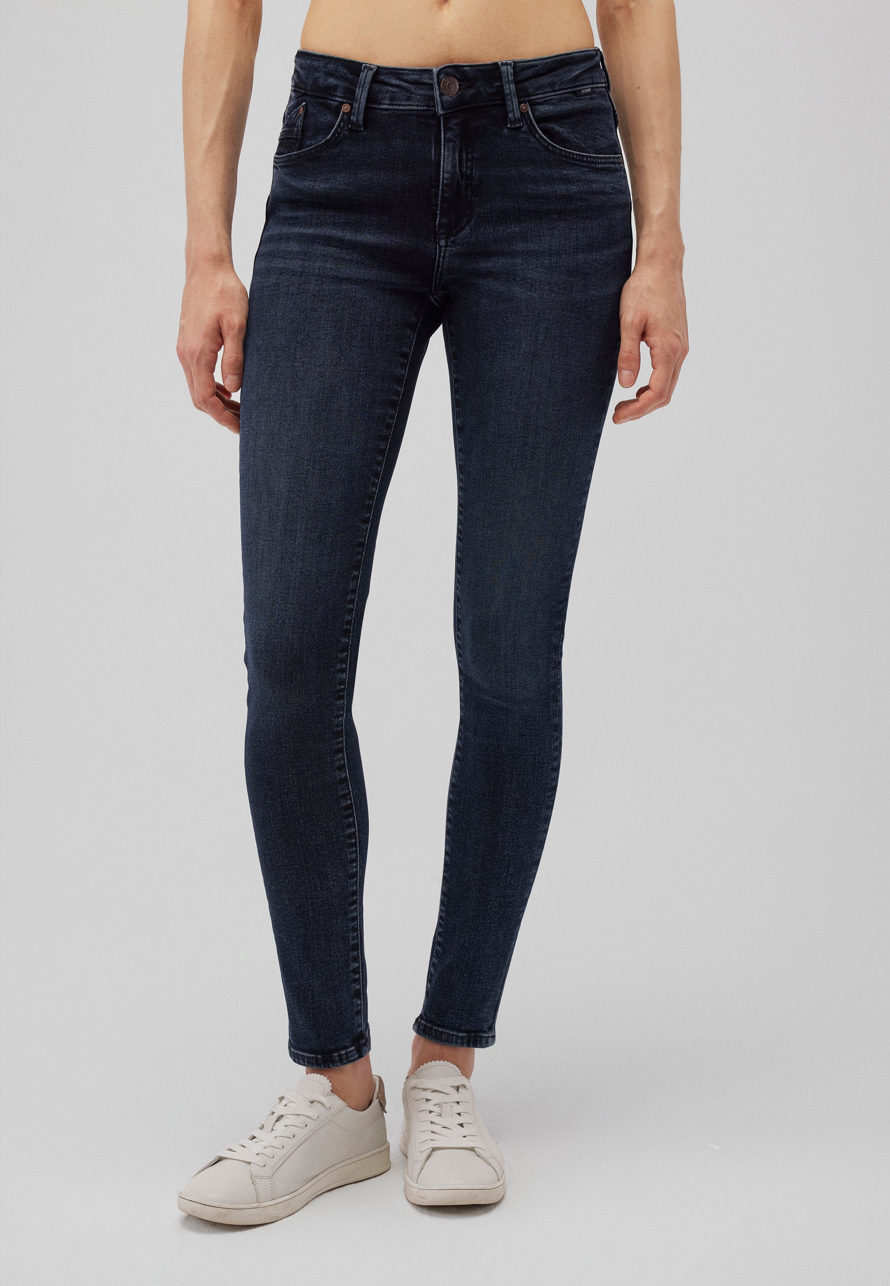 Adriana in Dark Ink Glam Jeans Mavi