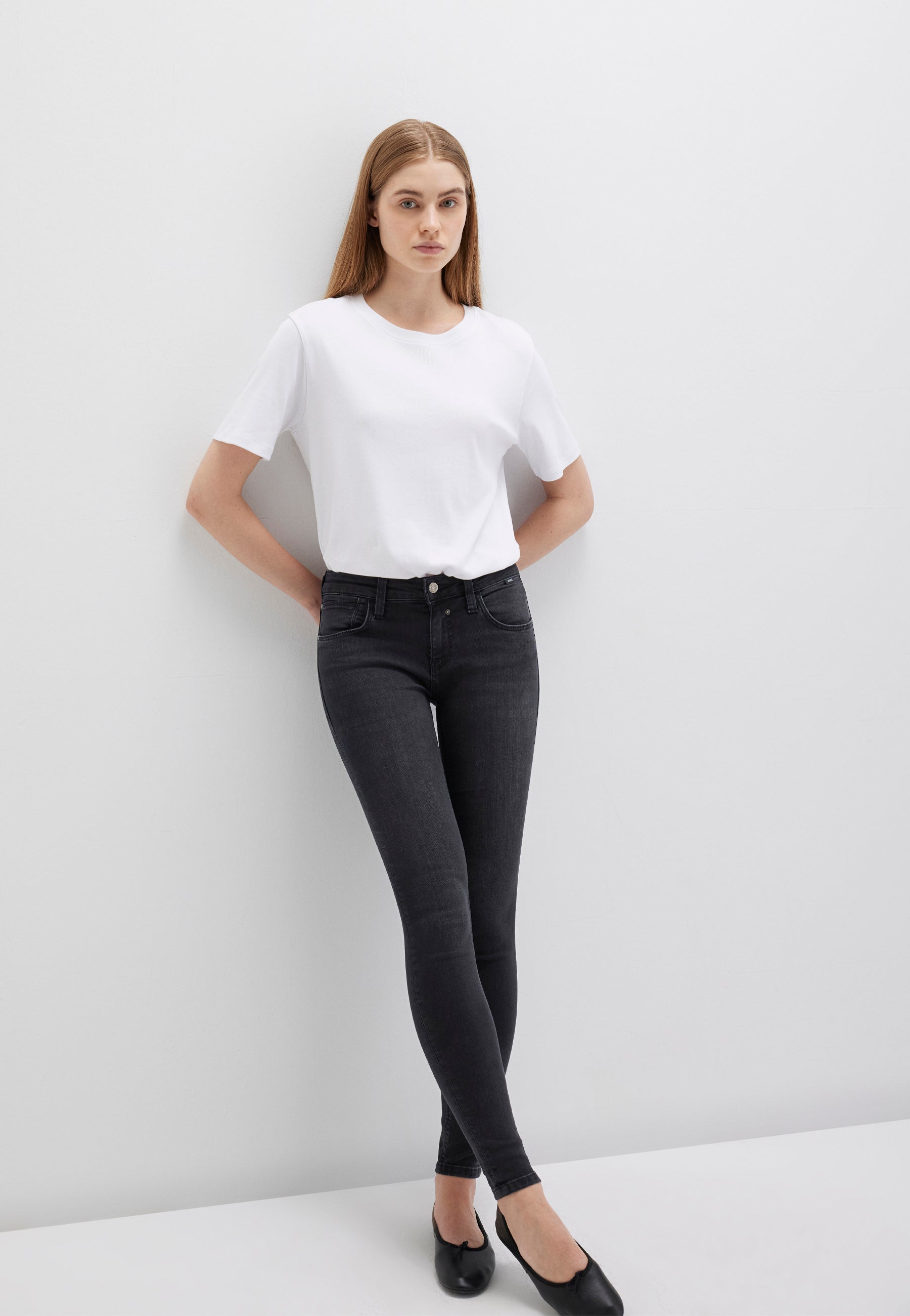 Adriana in Smoke Brushed Stretch Jeans Mavi