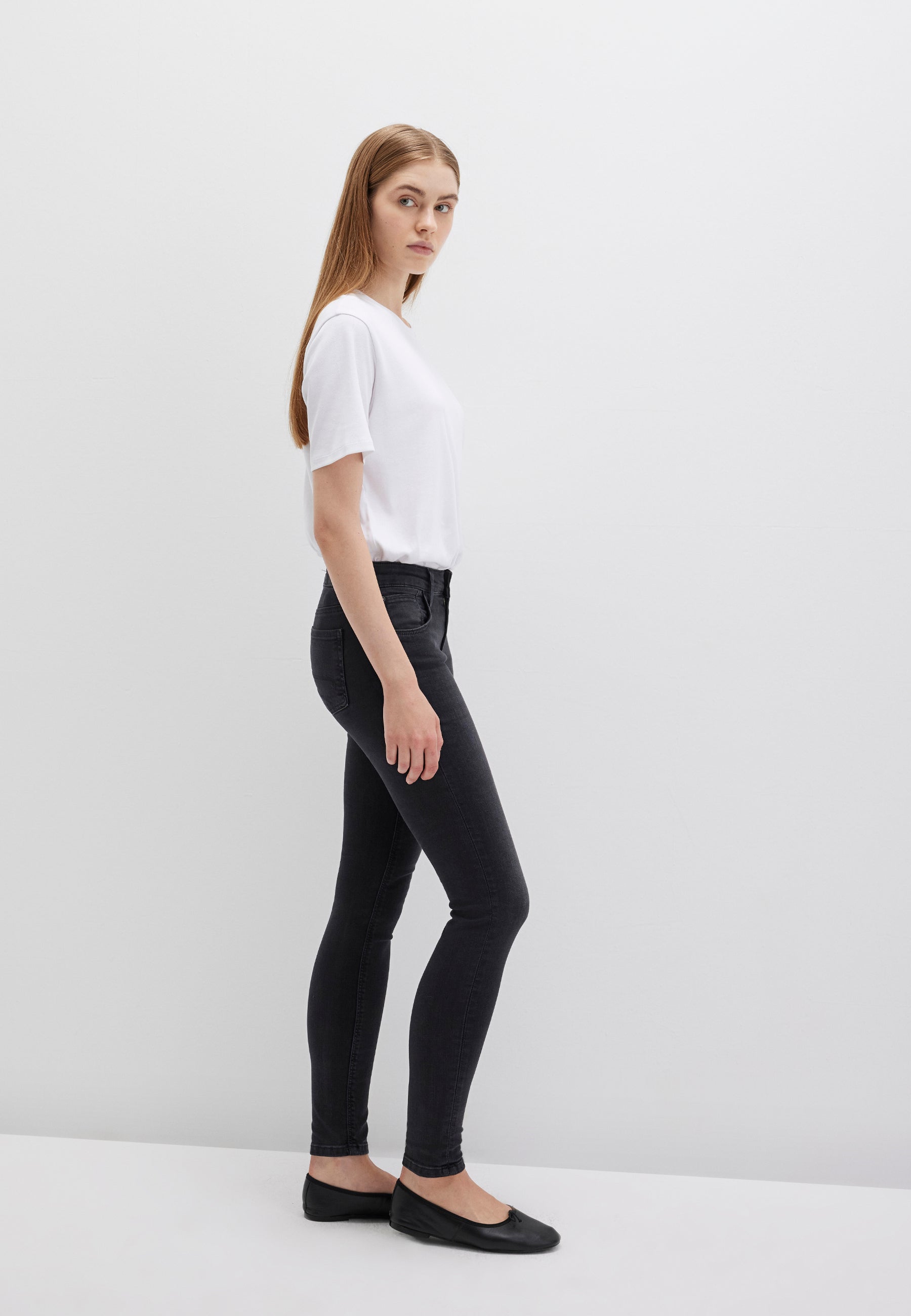 Adriana in Smoke Brushed Stretch Jeans Mavi