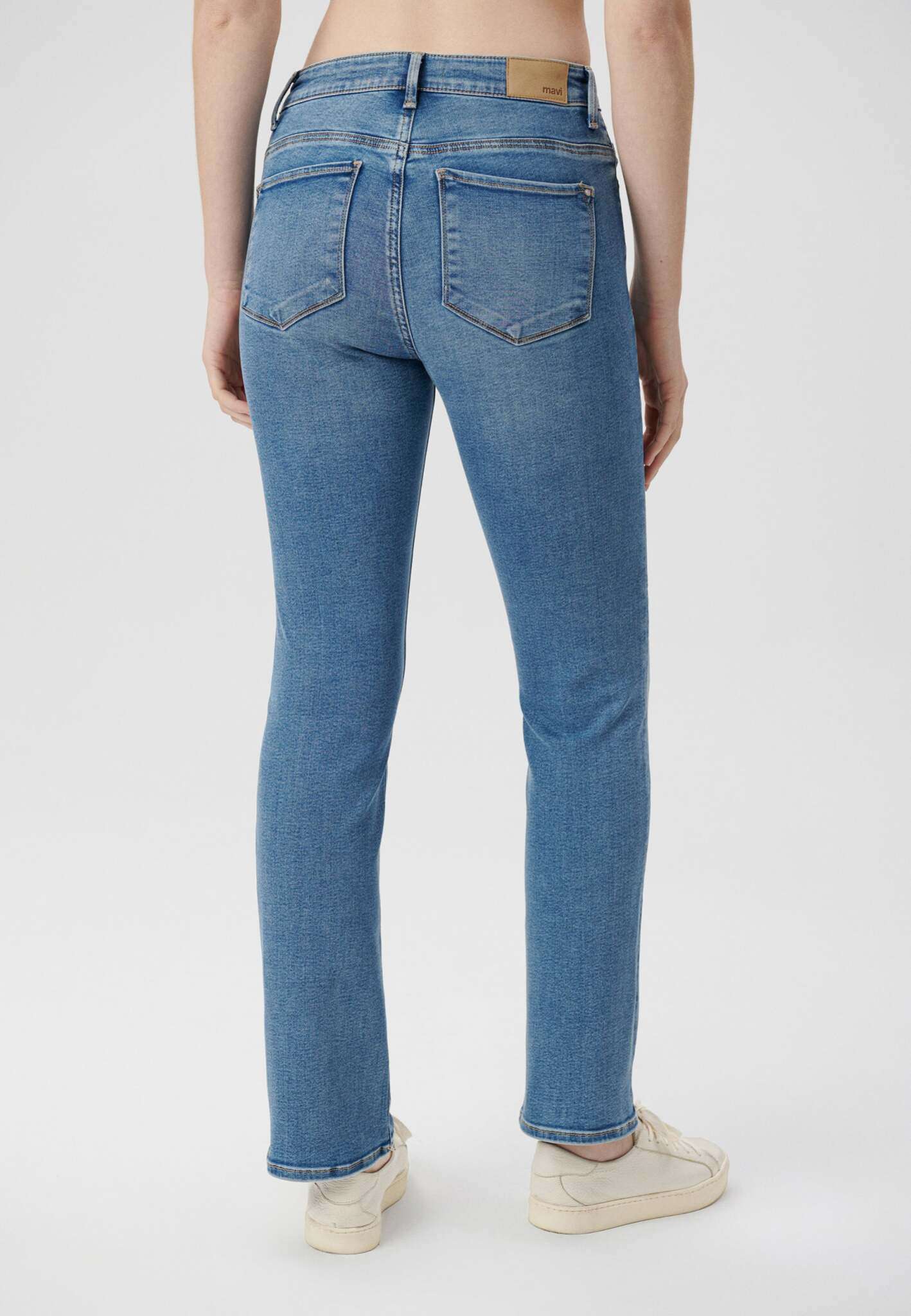 Kendra in Lt Brushed Super Shape Jeans Mavi