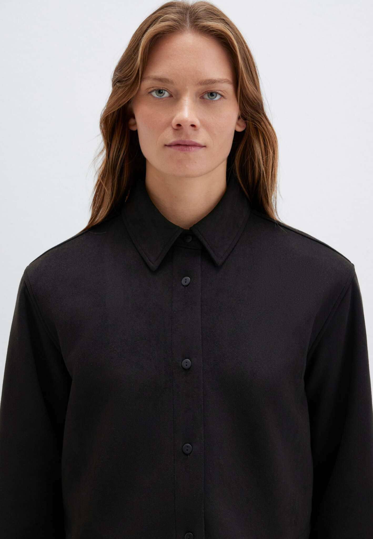 Long Sleeve Woven Shirt in Black Shirts Mavi