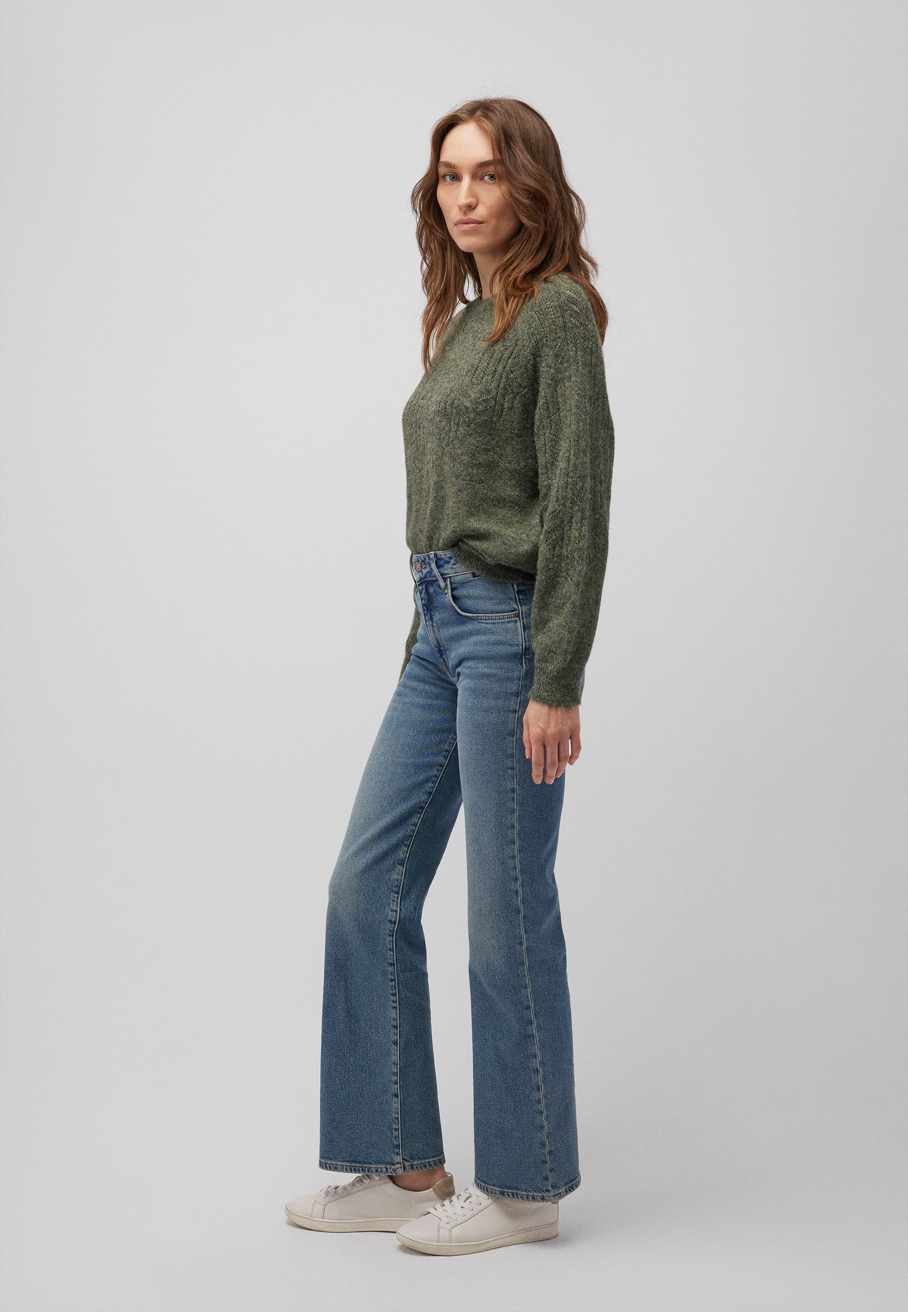 Crew Neck Sweater in Beetle Sweater Mavi