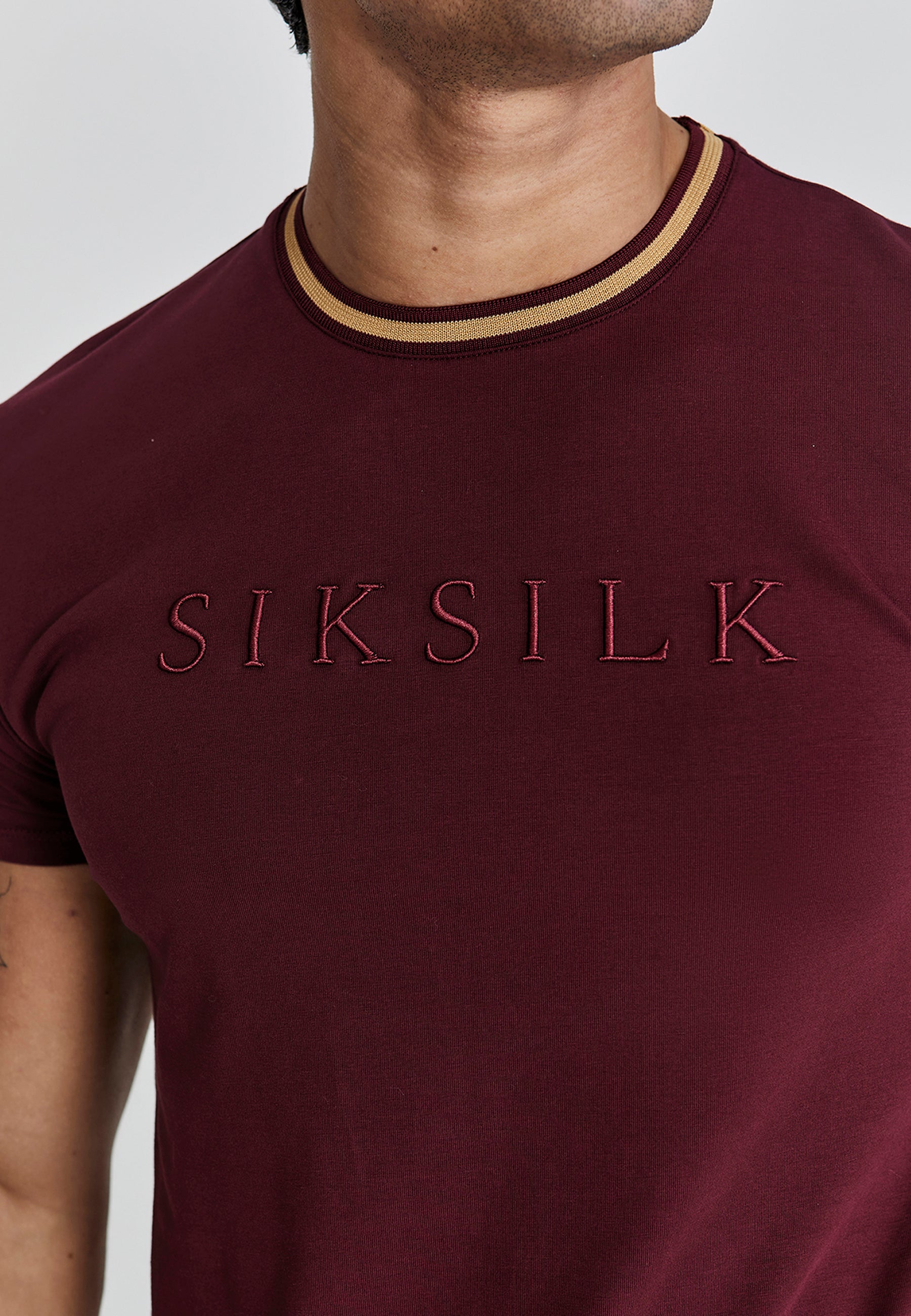 Muscle Fit T-Shirt in Burgundy T-Shirts SikSilk