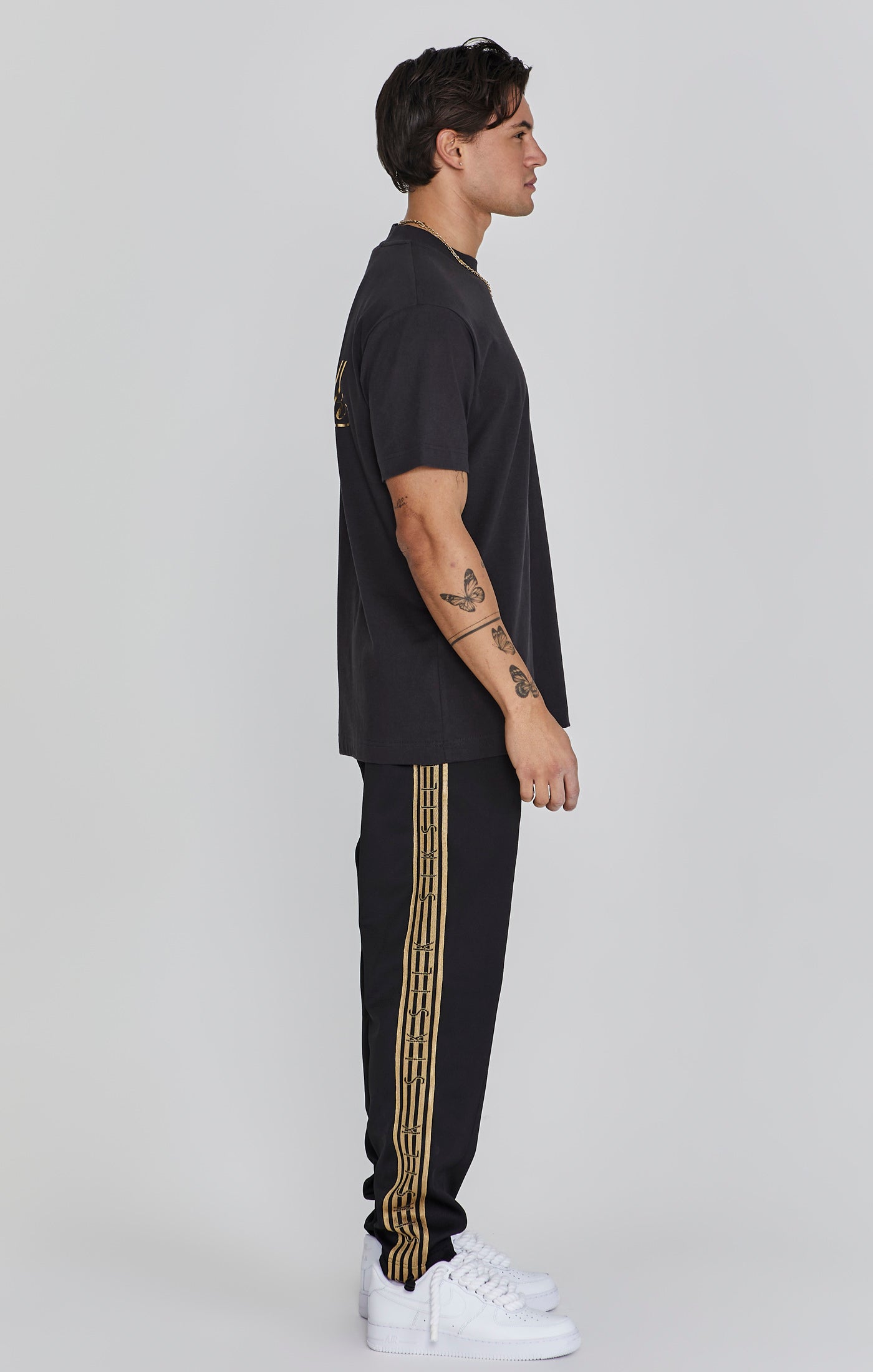 Graphic T-Shirt in Black T-Shirts SikSilk