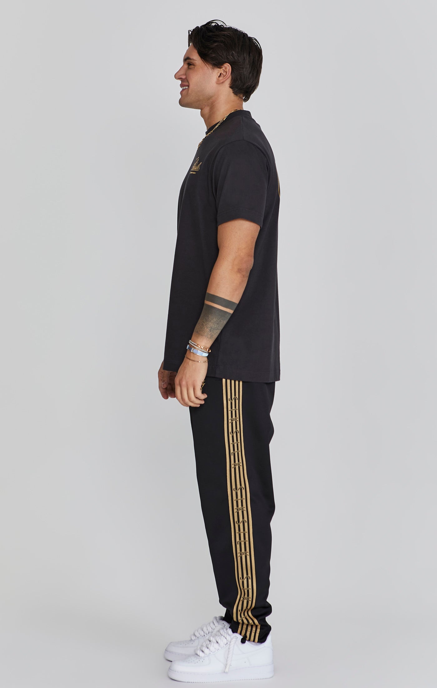Graphic T-Shirt in Black T-Shirts SikSilk