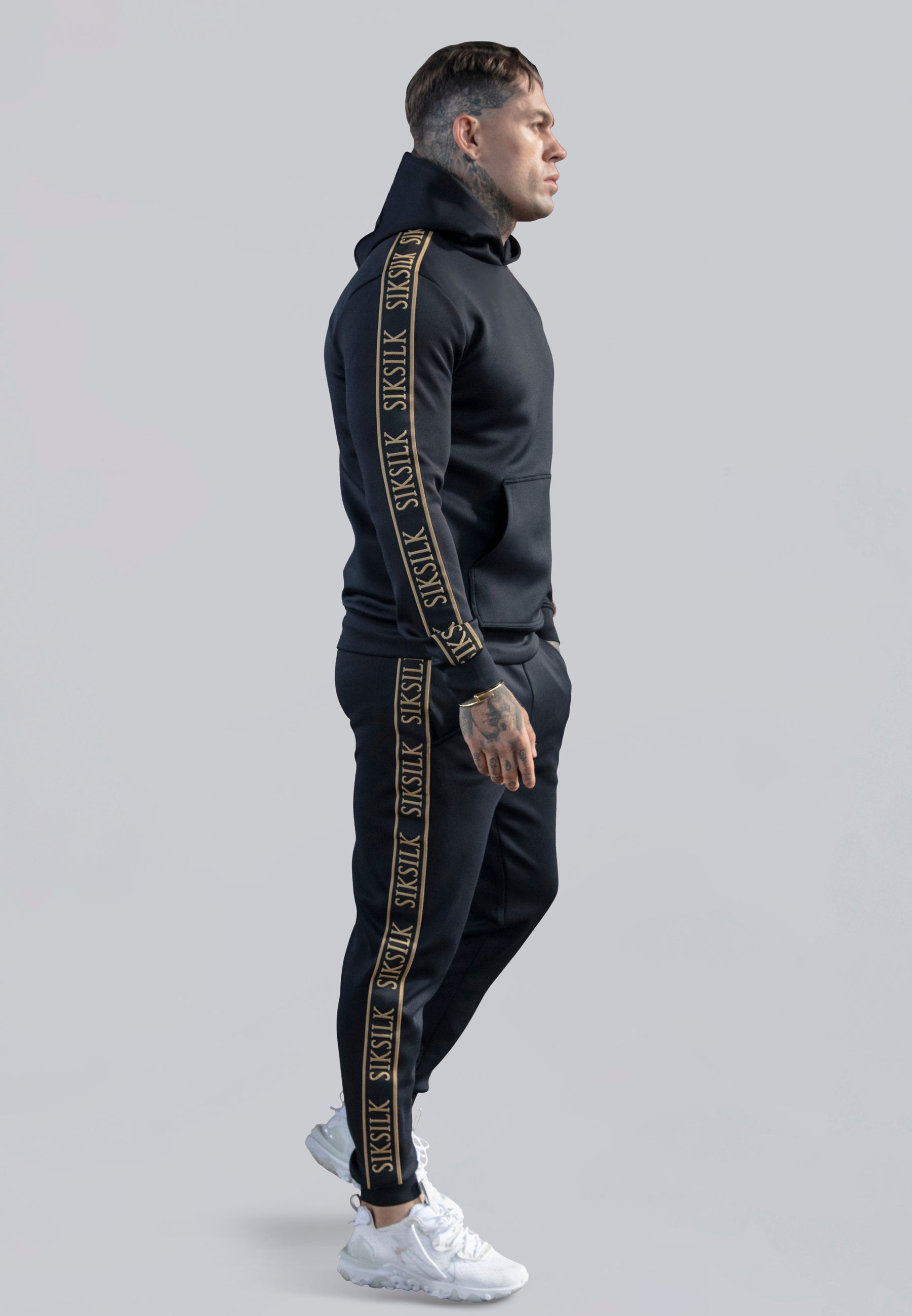 Pullover Hoodie in Black Hoodie SikSilk