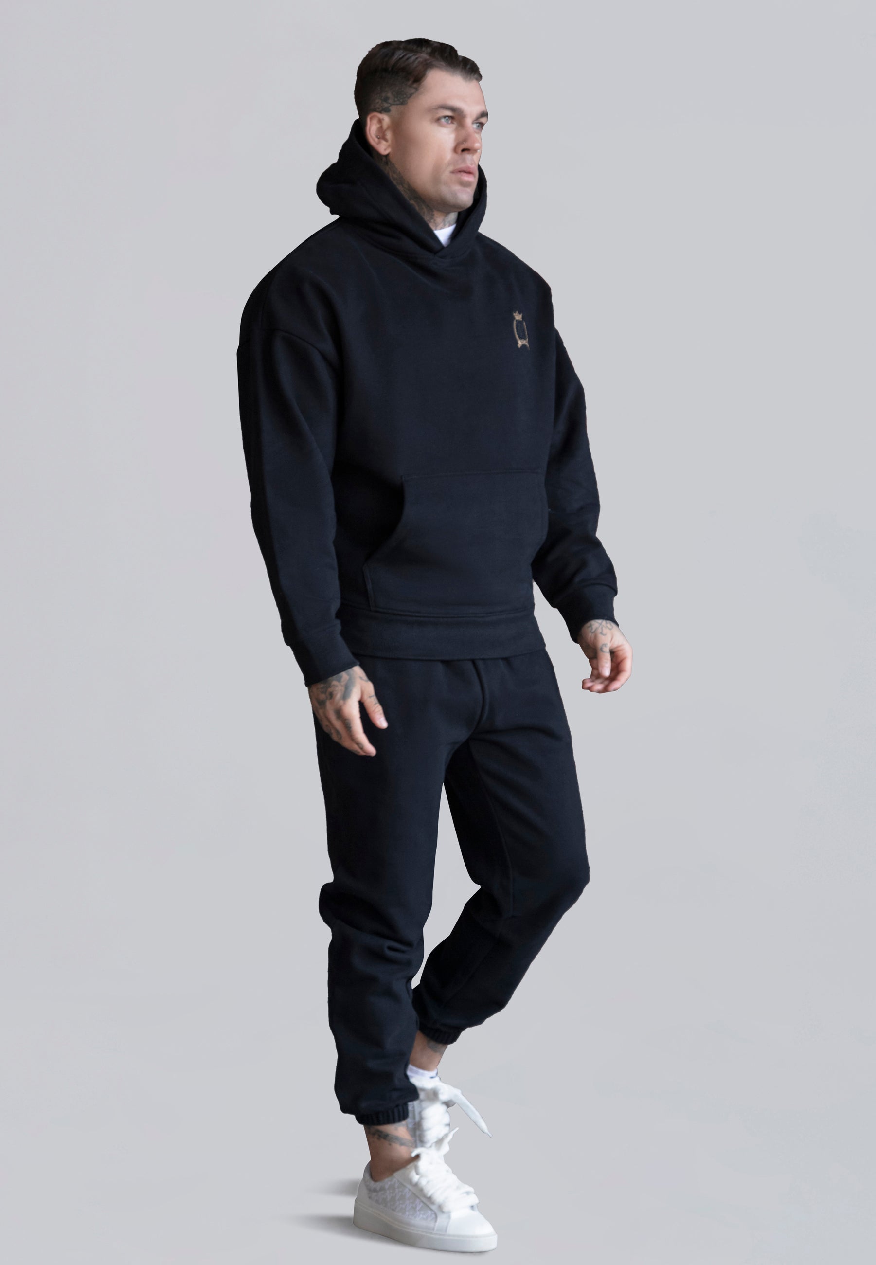 Pullover Hoodie in Black Hoodie SikSilk
