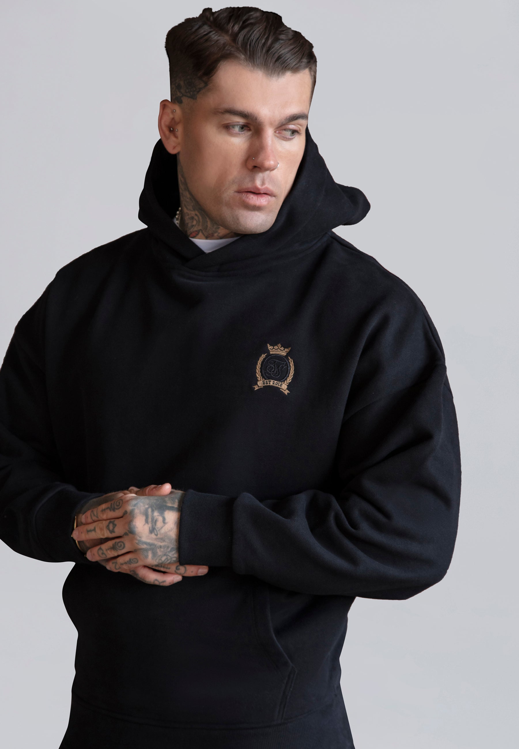 Pullover Hoodie in Black Hoodie SikSilk