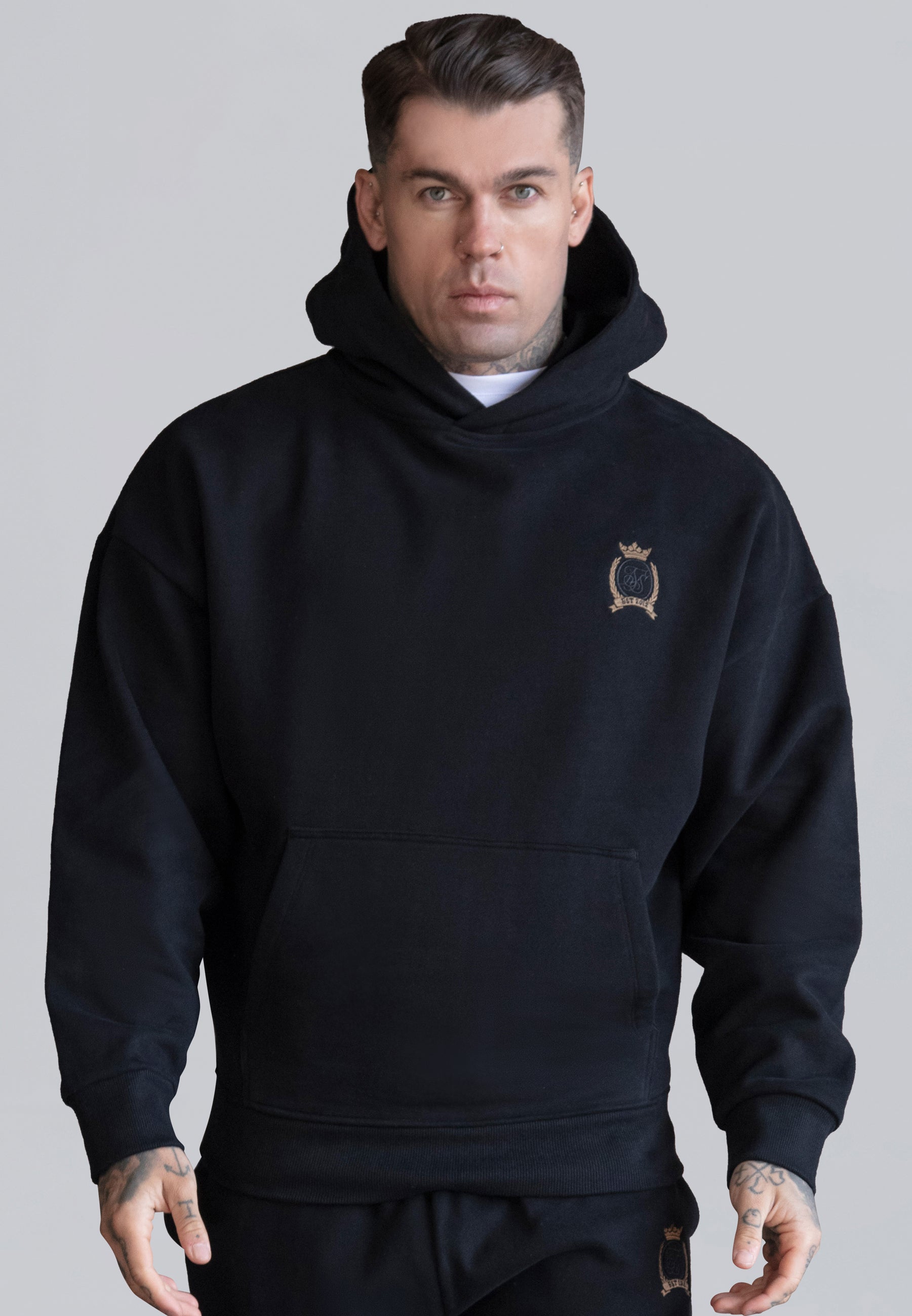 Pullover Hoodie in Black Hoodie SikSilk