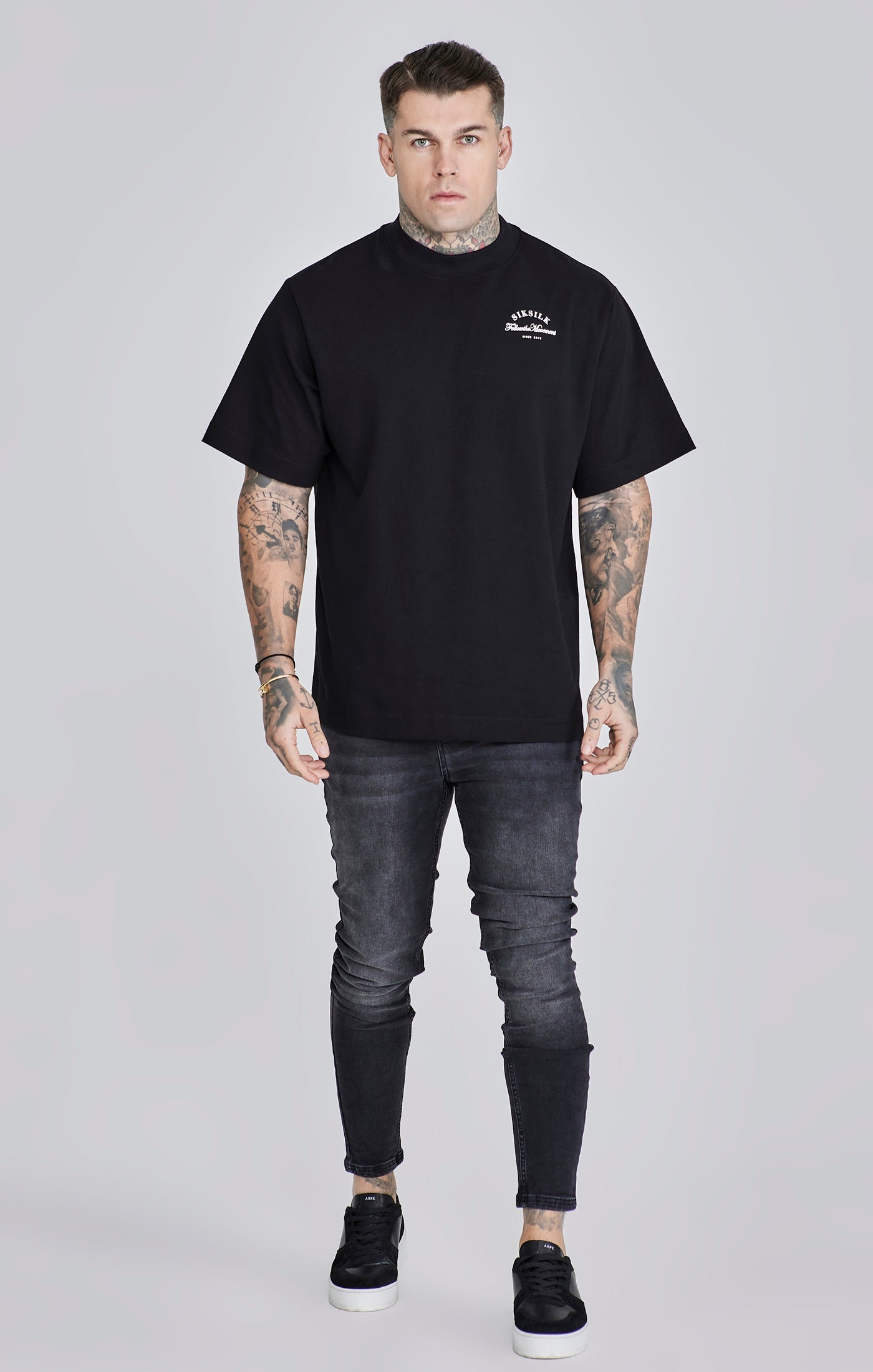 Skinny Jeans in Washed Black Jeans SikSilk