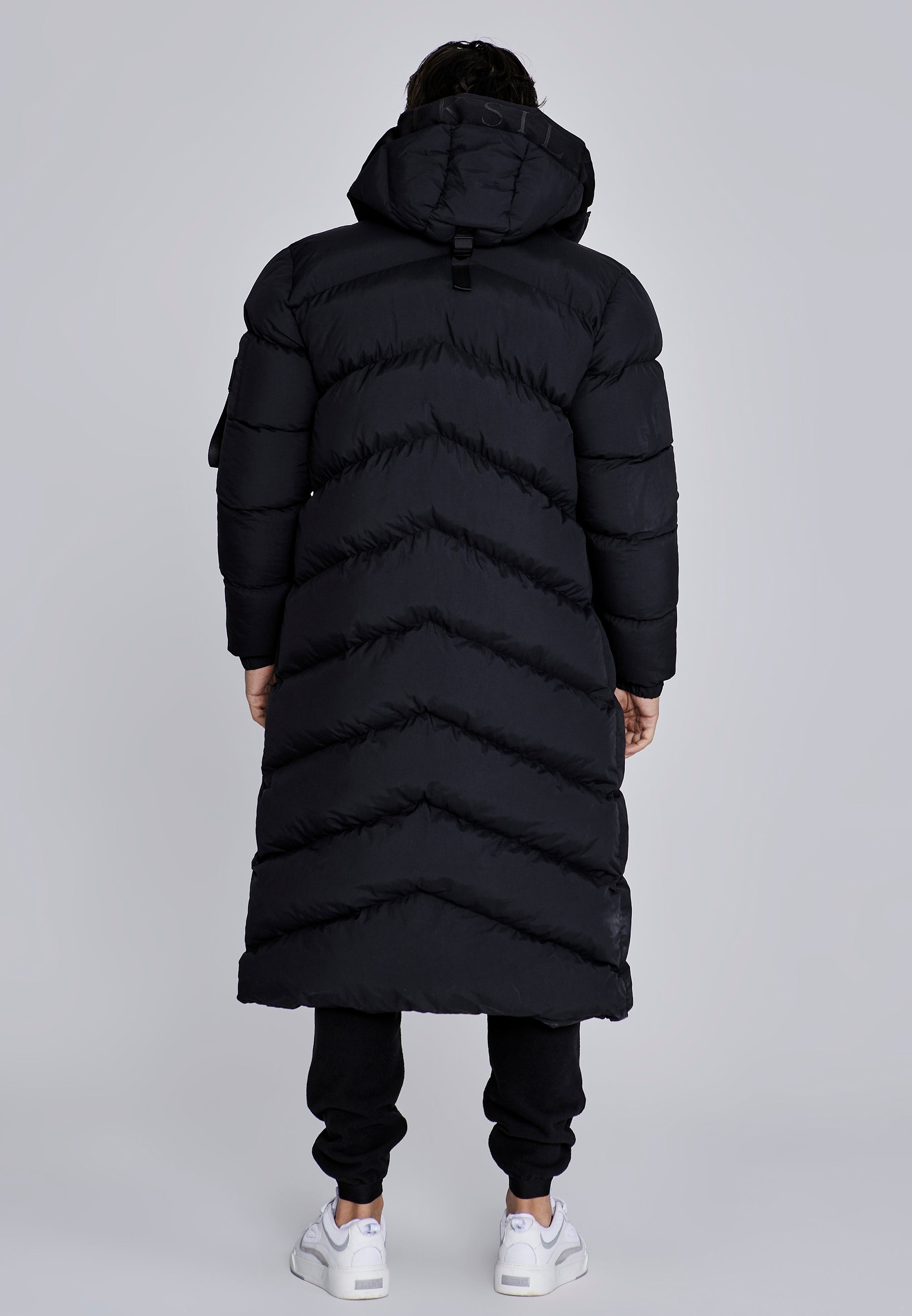 Longline Puffer in Black Jackets SikSilk