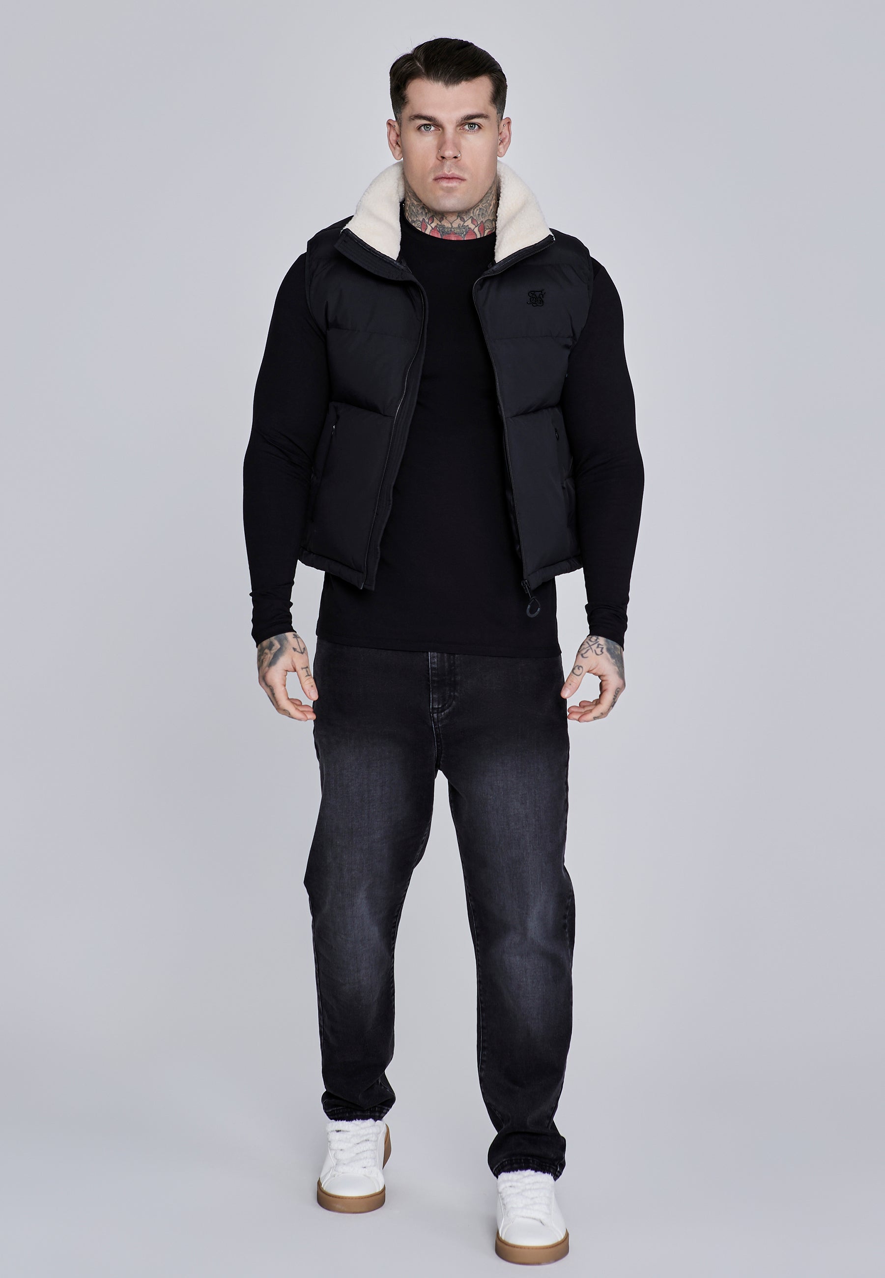 Gilet in Black Jackets SikSilk