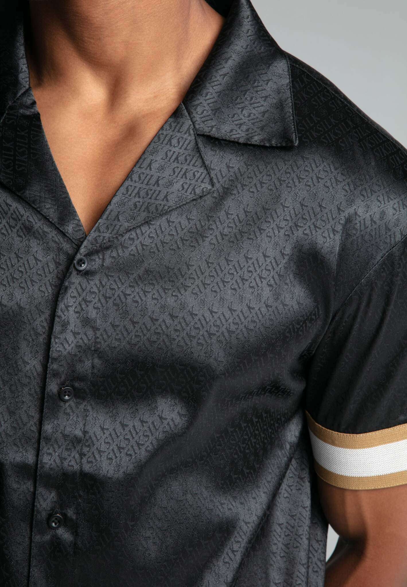 Resort Shirt in Black Shirts SikSilk
