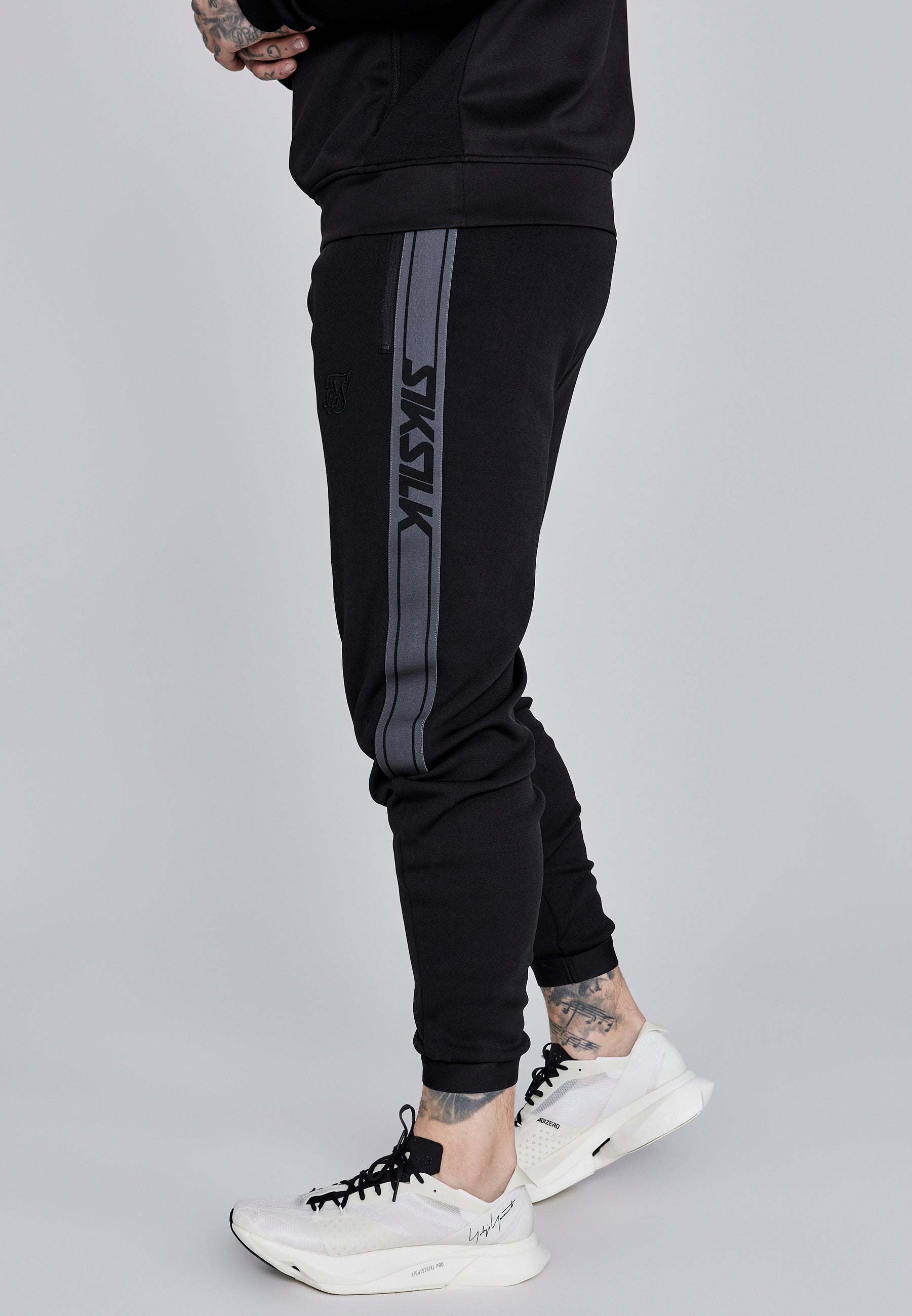 Muscle Fit Joggers in Black Pants SikSilk